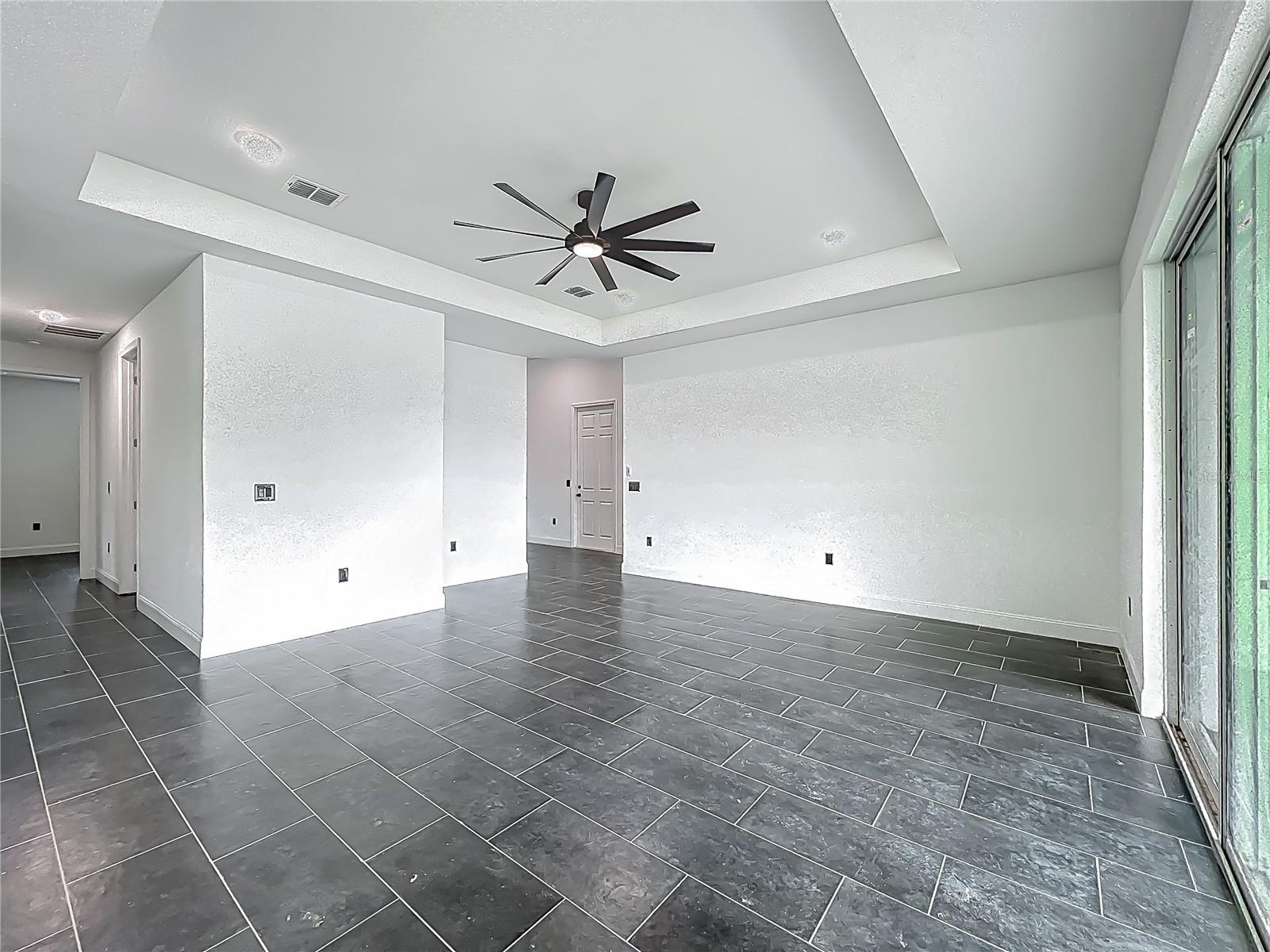 Image 25 of 64 For 2668 Princeton Avenue