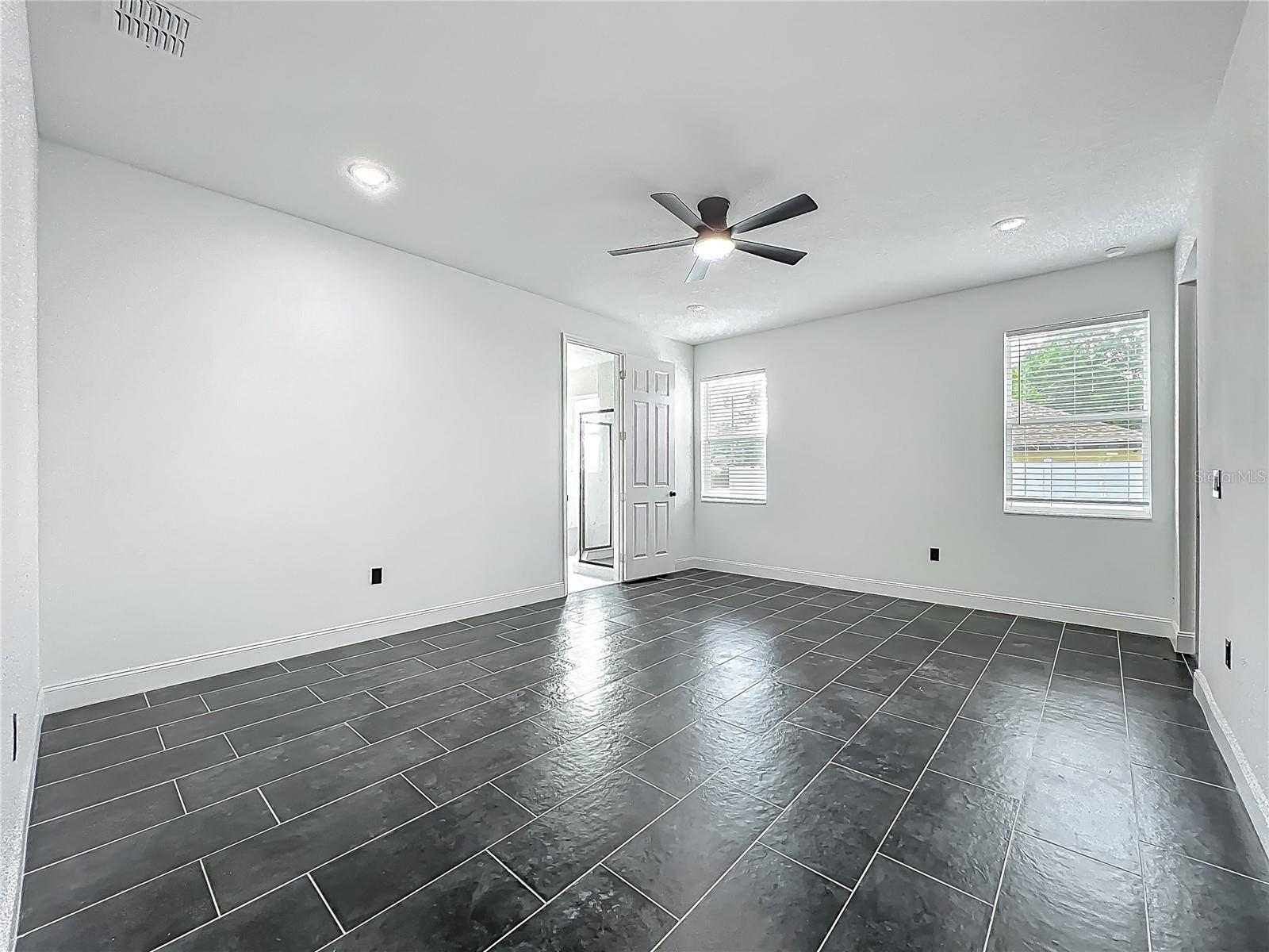 Image 41 of 64 For 2668 Princeton Avenue