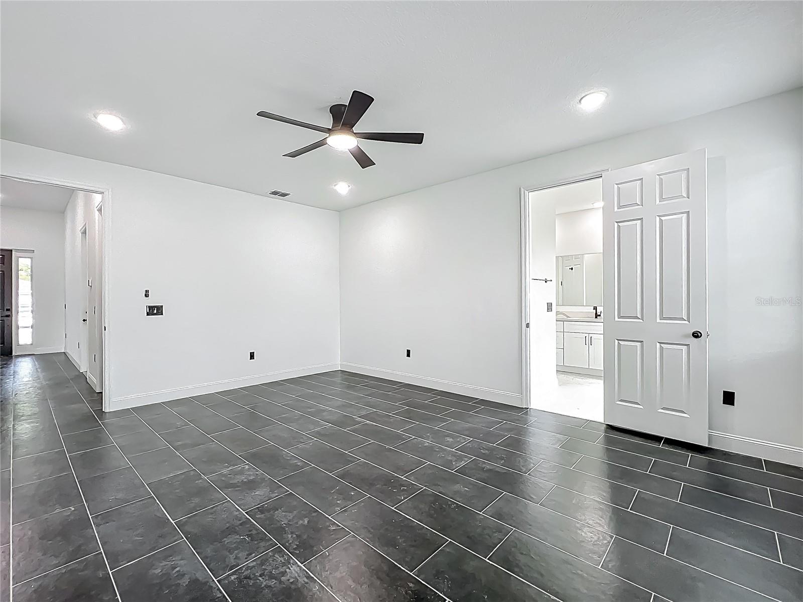 Image 42 of 64 For 2668 Princeton Avenue