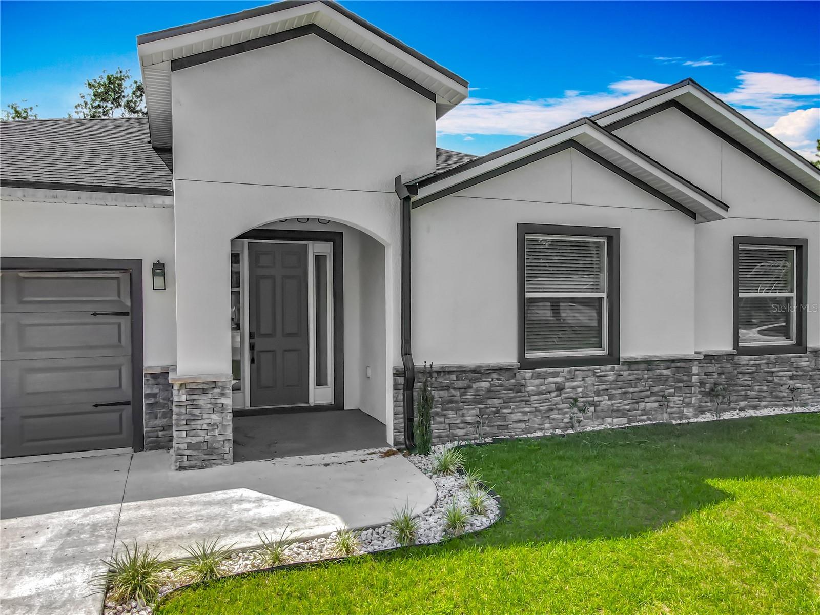Image 8 of 64 For 2668 Princeton Avenue