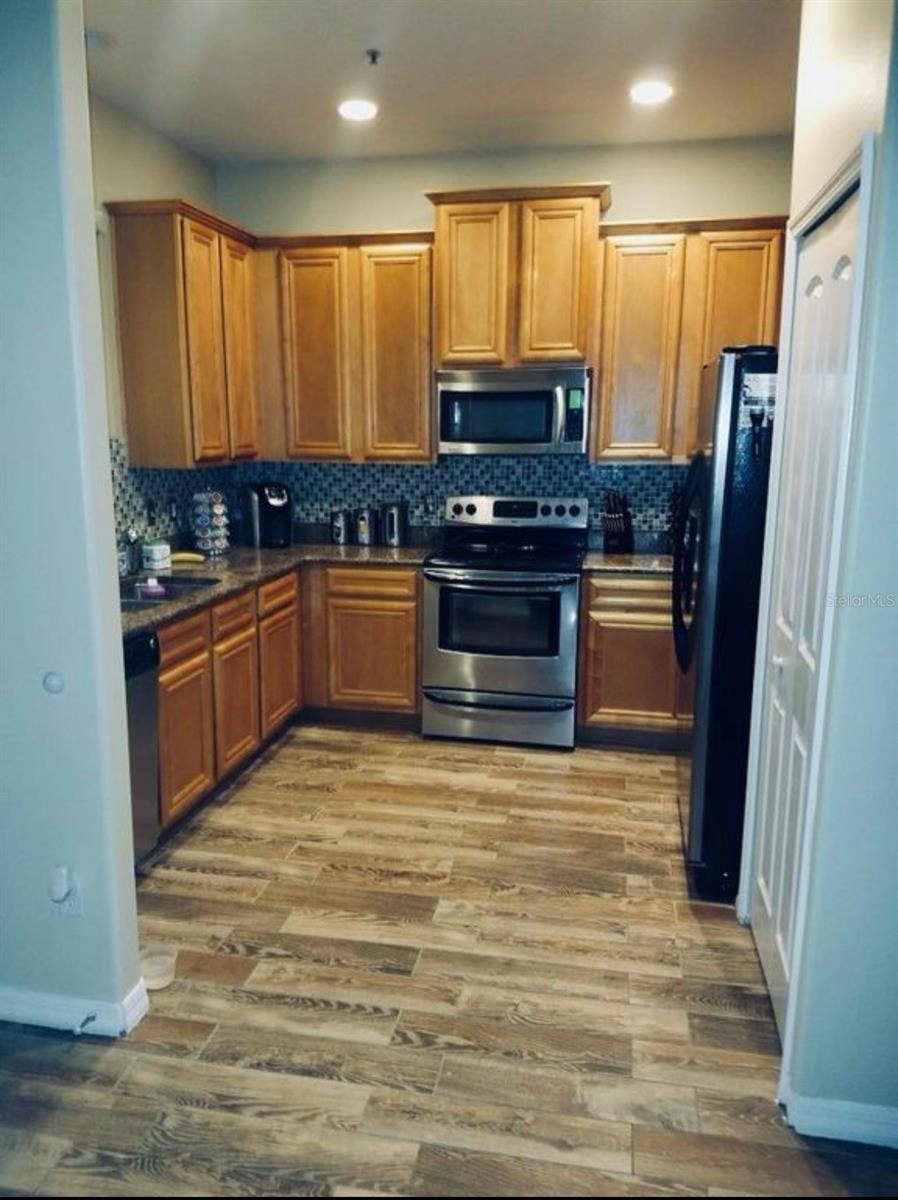 Image 6 of 14 For 1122 Priory Circle