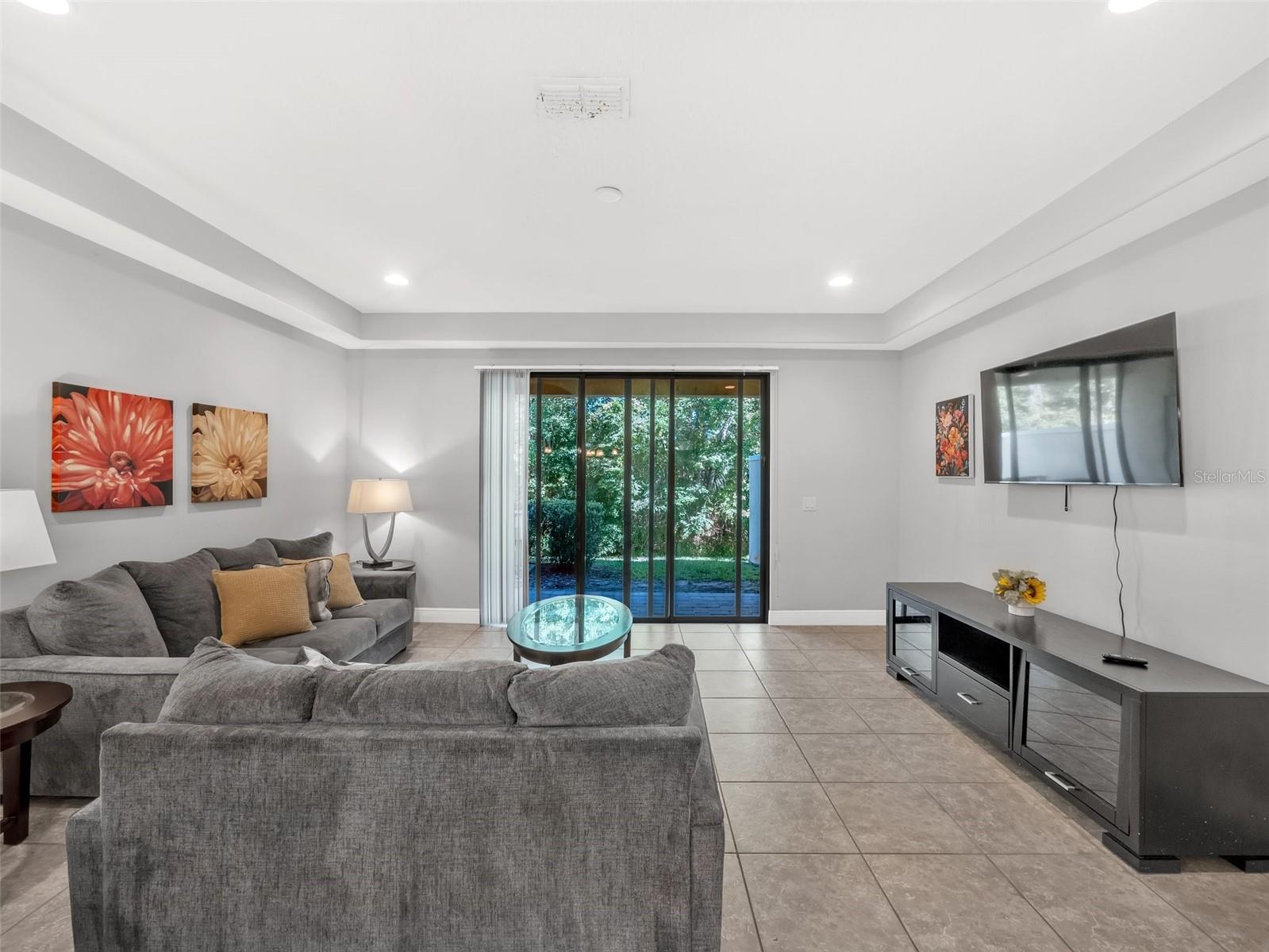Image 11 of 56 For 8215 Roseville Boulevard