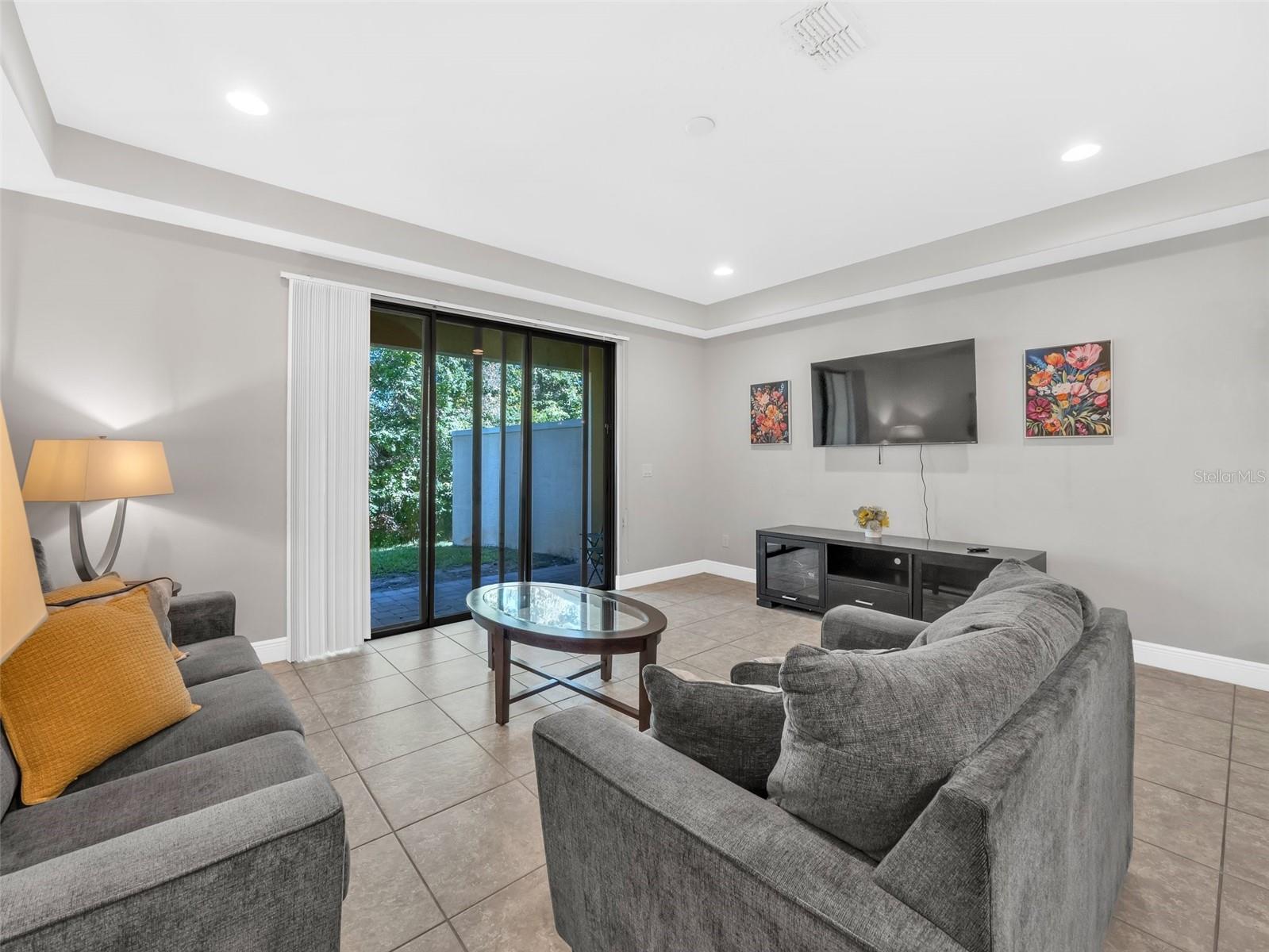 Image 12 of 56 For 8215 Roseville Boulevard