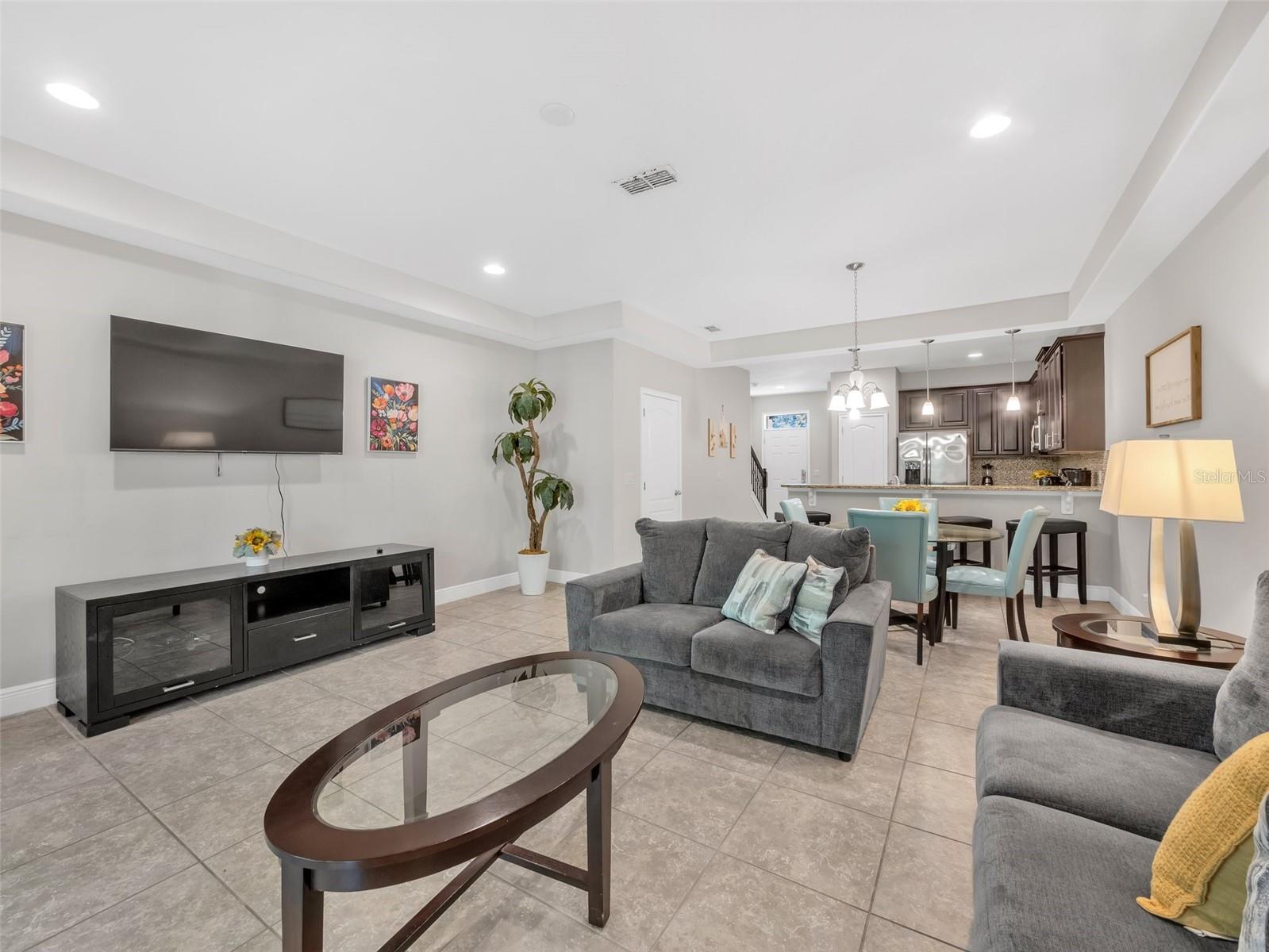 Image 13 of 56 For 8215 Roseville Boulevard