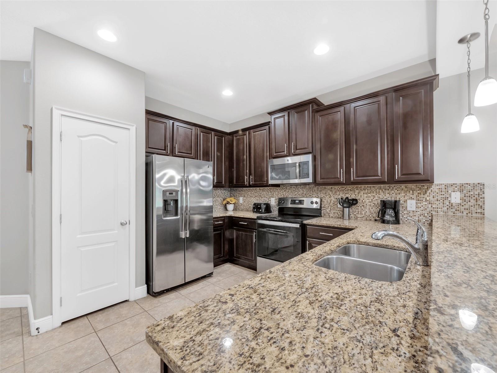 Image 5 of 56 For 8215 Roseville Boulevard