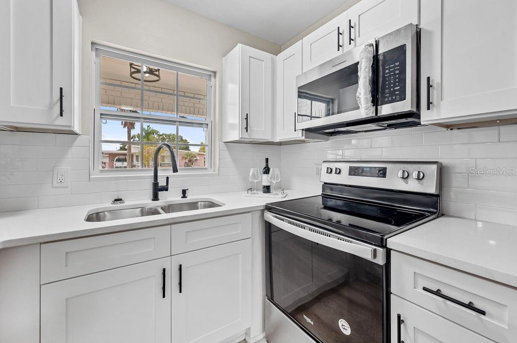 Image 11 of 25 For 5629 36th Avenue N