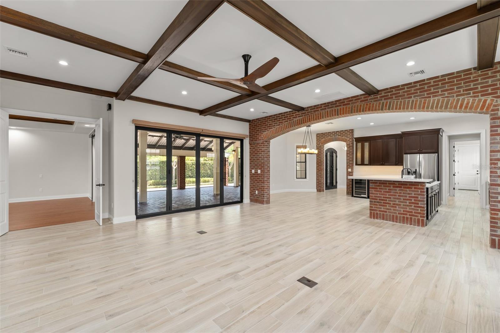 Listing photo id 9 for 1741 Palmer Avenue