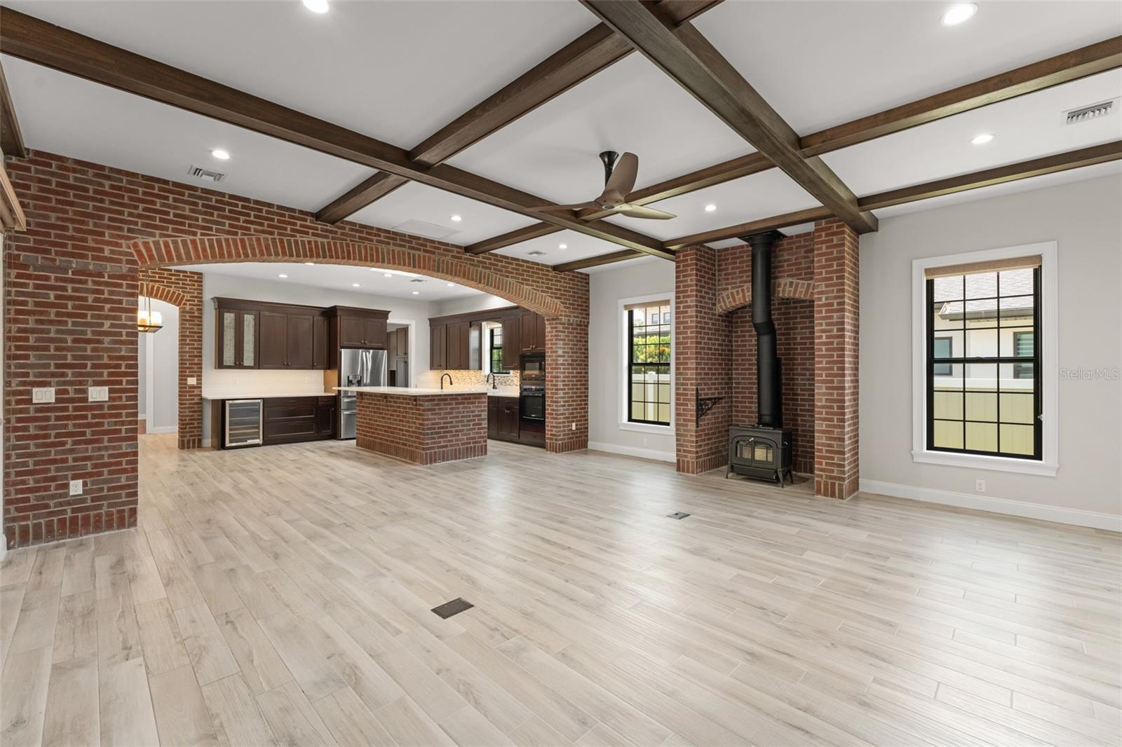 Listing photo id 10 for 1741 Palmer Avenue