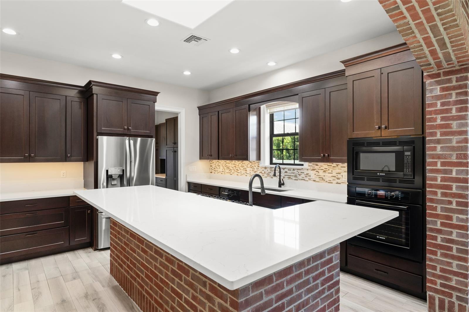 Listing photo id 15 for 1741 Palmer Avenue