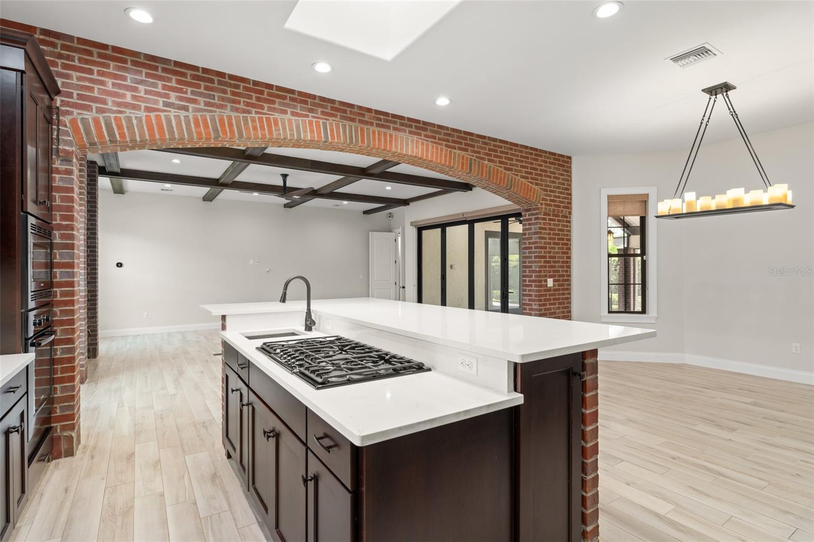 Listing photo id 16 for 1741 Palmer Avenue