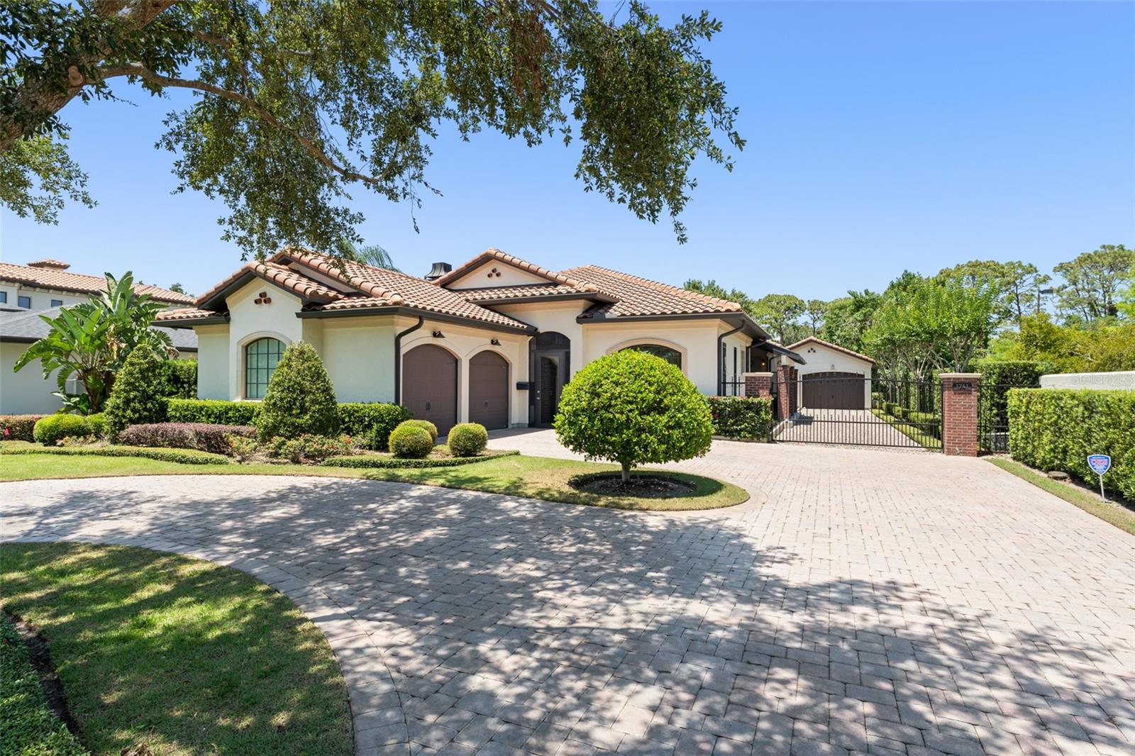 Listing photo id 0 for 1741 Palmer Avenue
