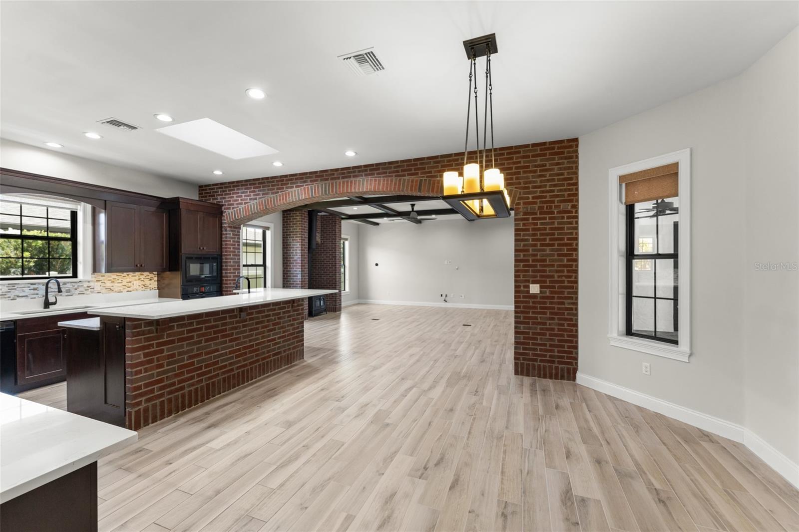 Listing photo id 22 for 1741 Palmer Avenue
