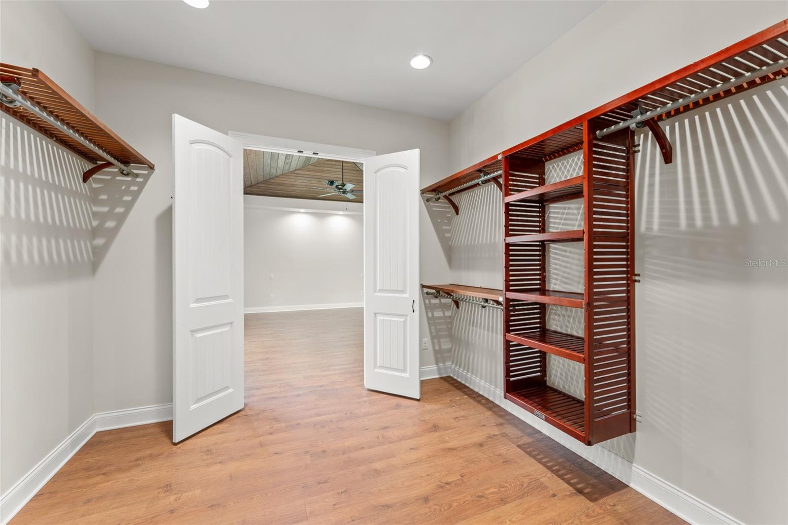 Listing photo id 30 for 1741 Palmer Avenue