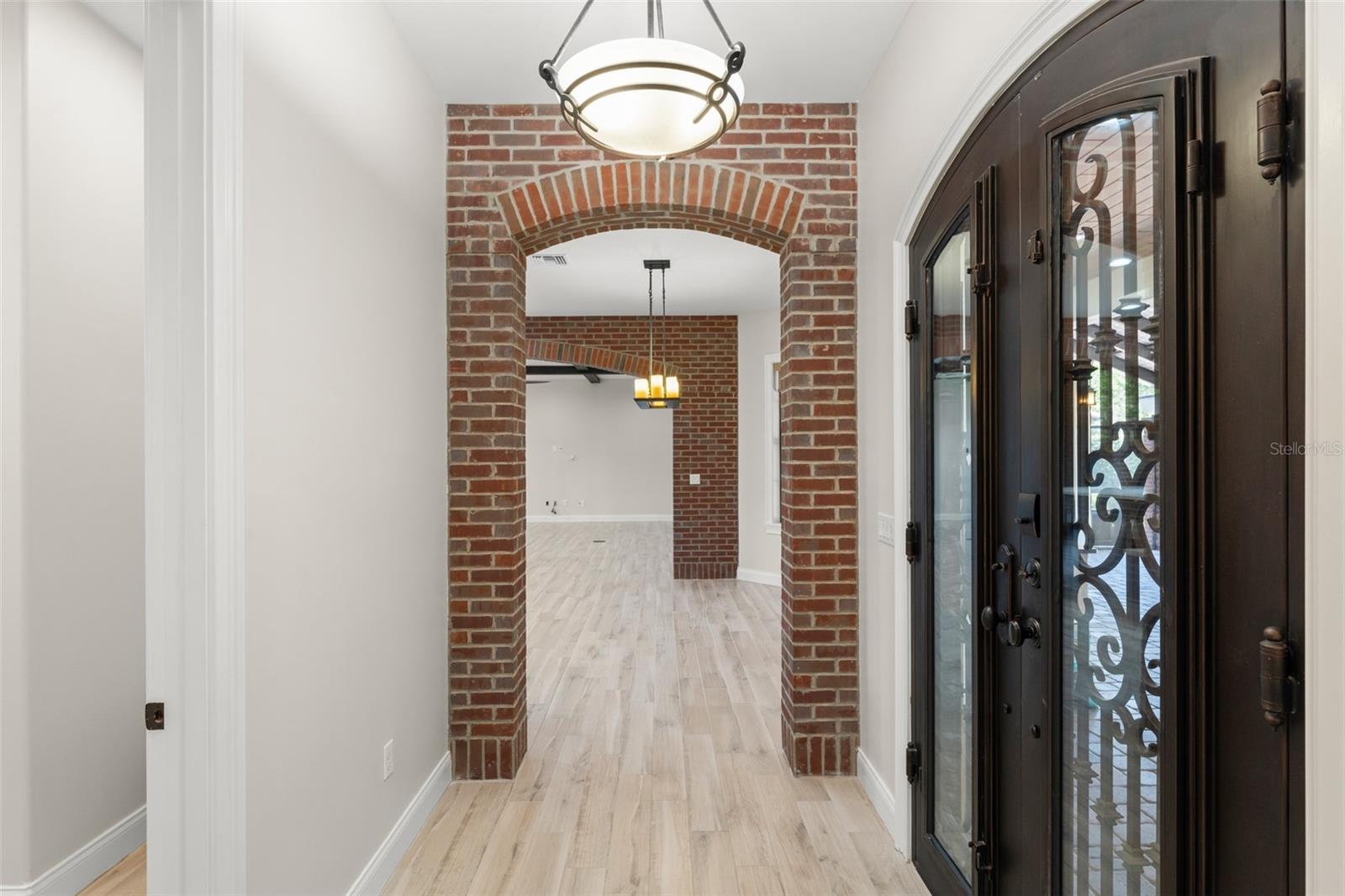 Listing photo id 31 for 1741 Palmer Avenue