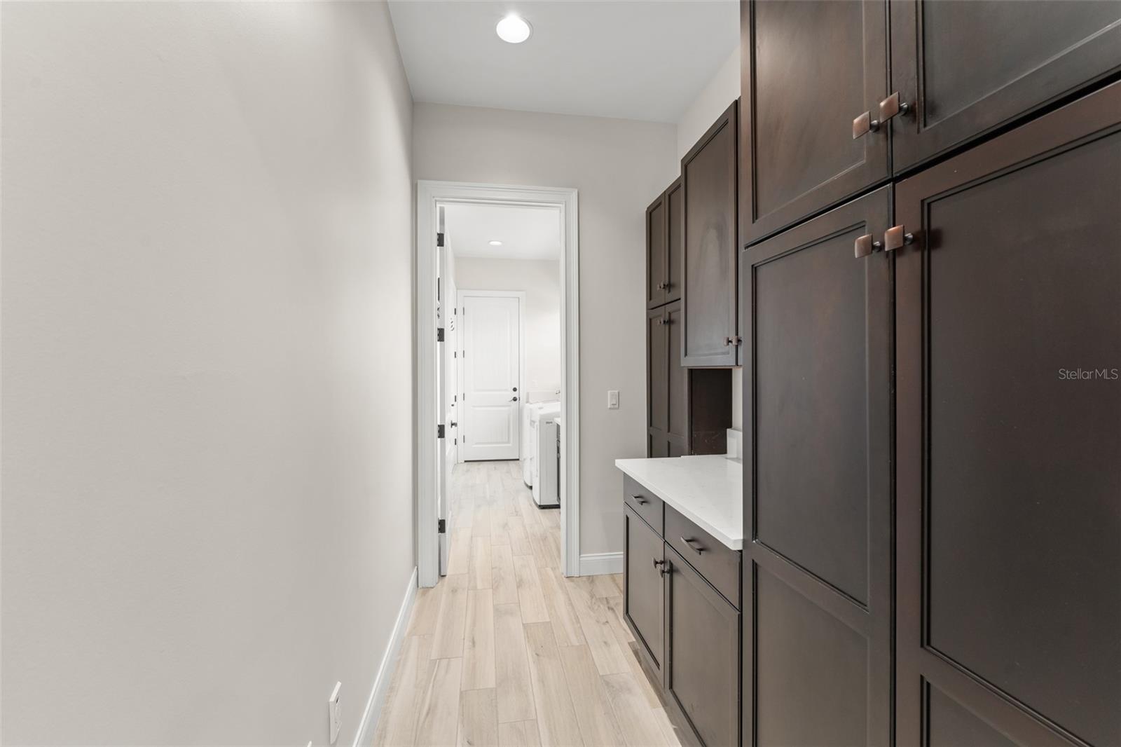 Listing photo id 42 for 1741 Palmer Avenue