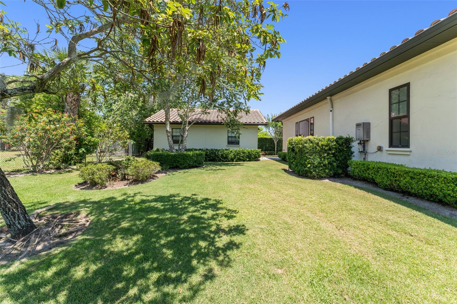 Listing photo id 46 for 1741 Palmer Avenue