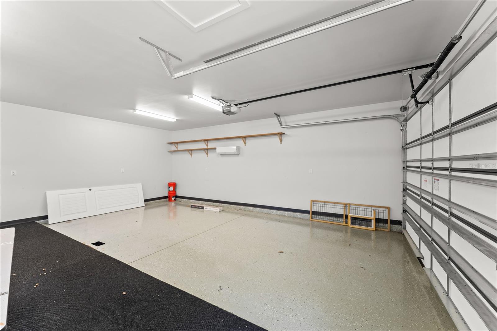 Listing photo id 49 for 1741 Palmer Avenue