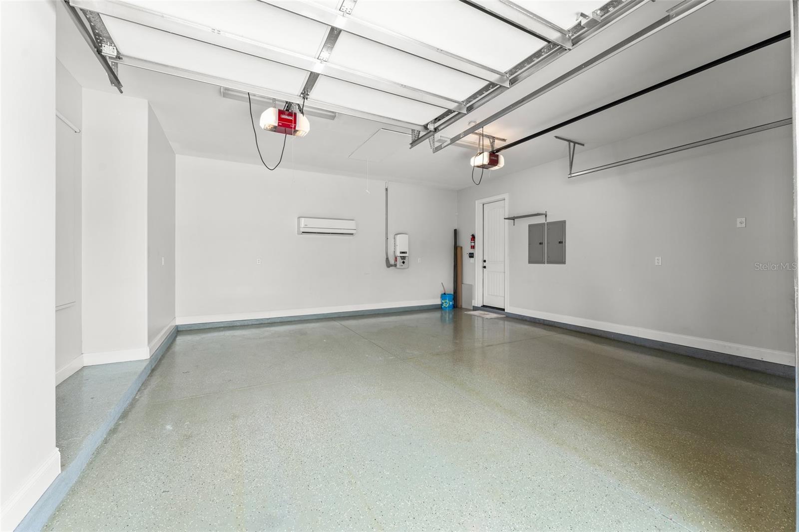 Listing photo id 51 for 1741 Palmer Avenue