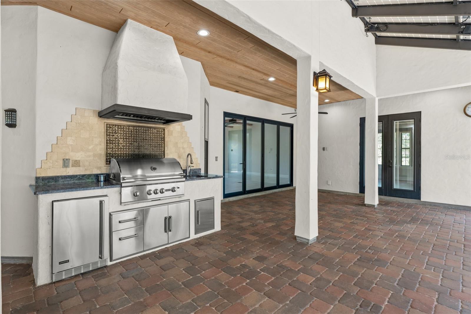 Listing photo id 6 for 1741 Palmer Avenue