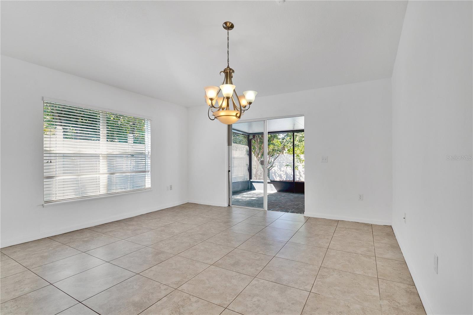 Image 11 of 37 For 321 Thomasdale Avenue