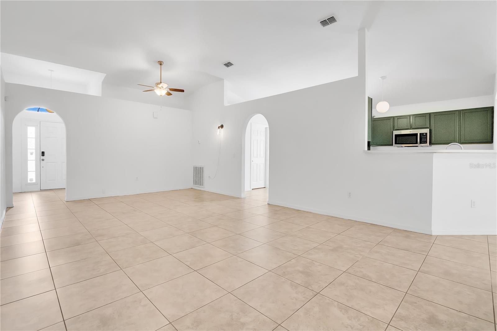 Image 6 of 37 For 321 Thomasdale Avenue