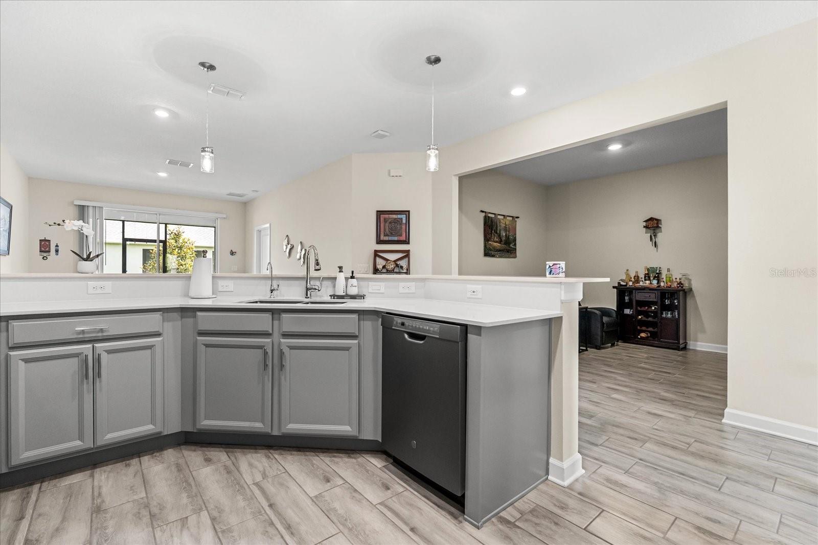 Image 17 of 29 For 3007 Caneel St