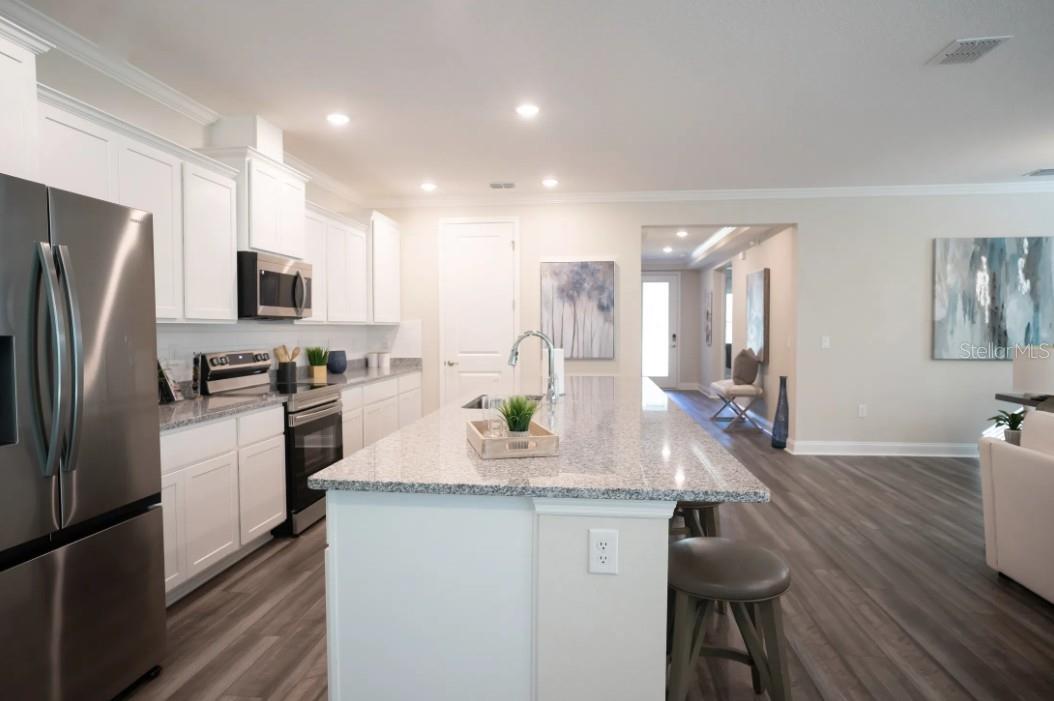 Image 4 of 21 For 74 Greentree Street