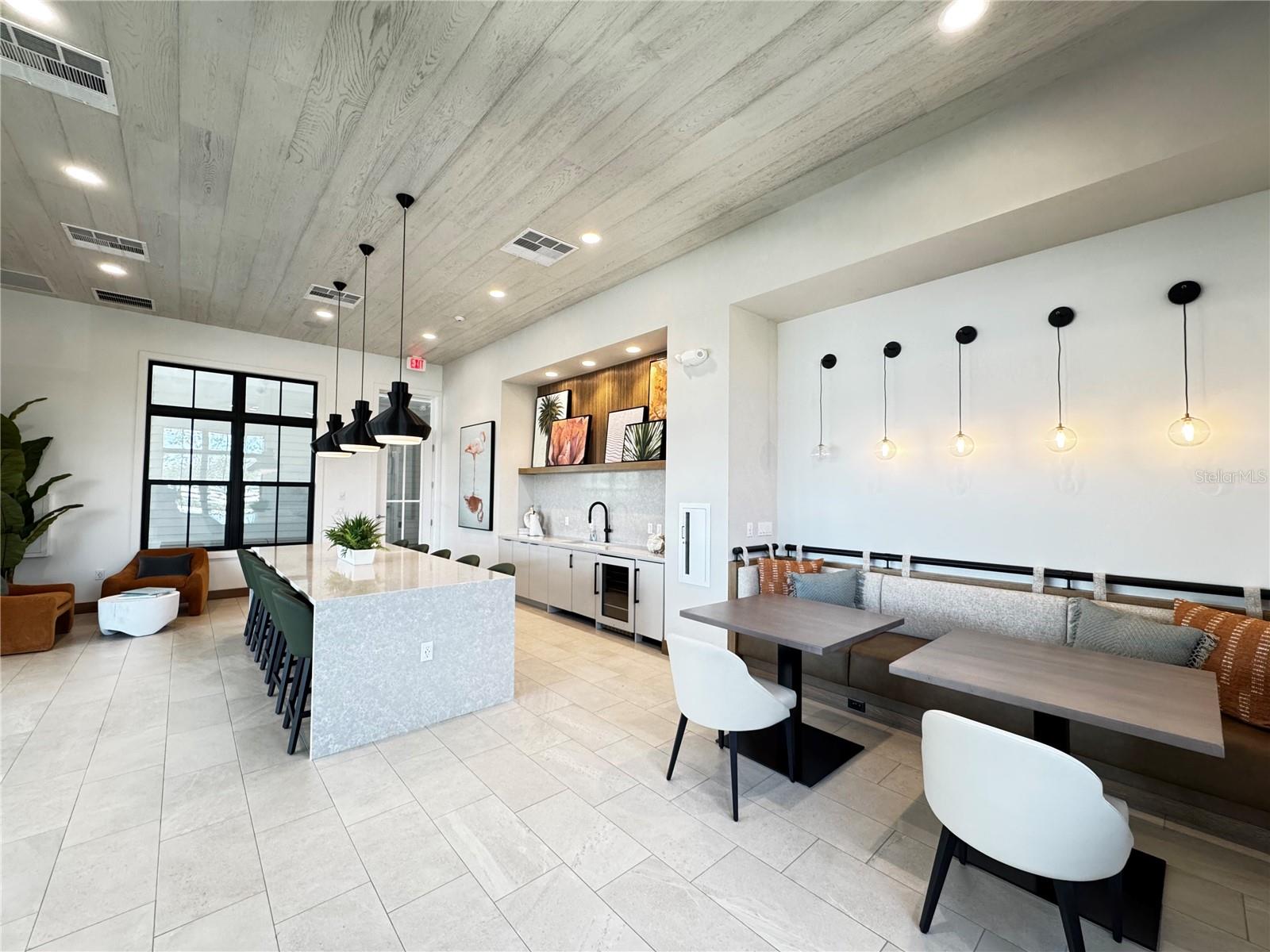 Image 12 of 64 For 1632 Crowncrest Drive