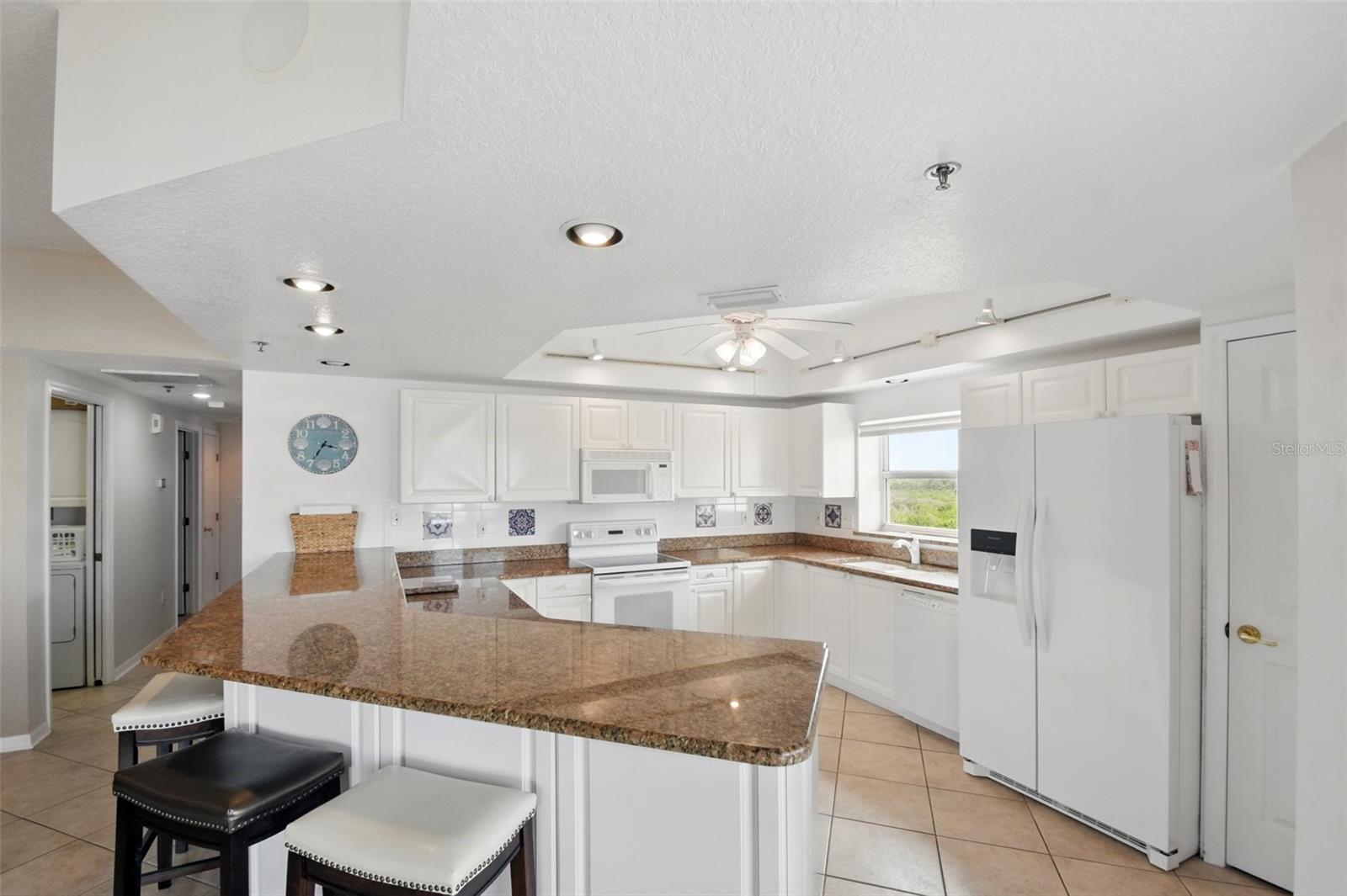 Image 13 of 48 For 5300 Atlantic Avenue 6-507