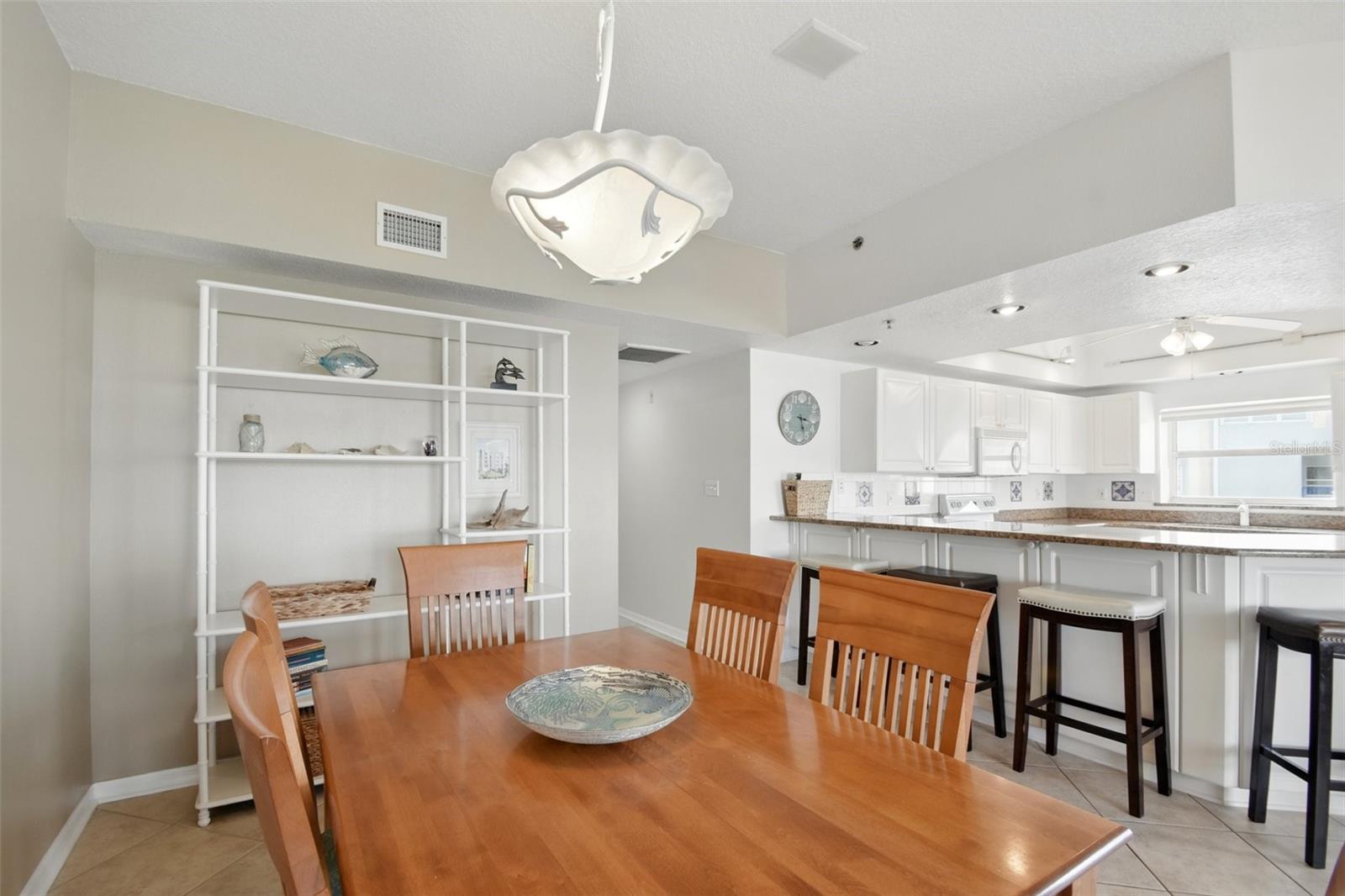 Image 19 of 48 For 5300 Atlantic Avenue 6-507