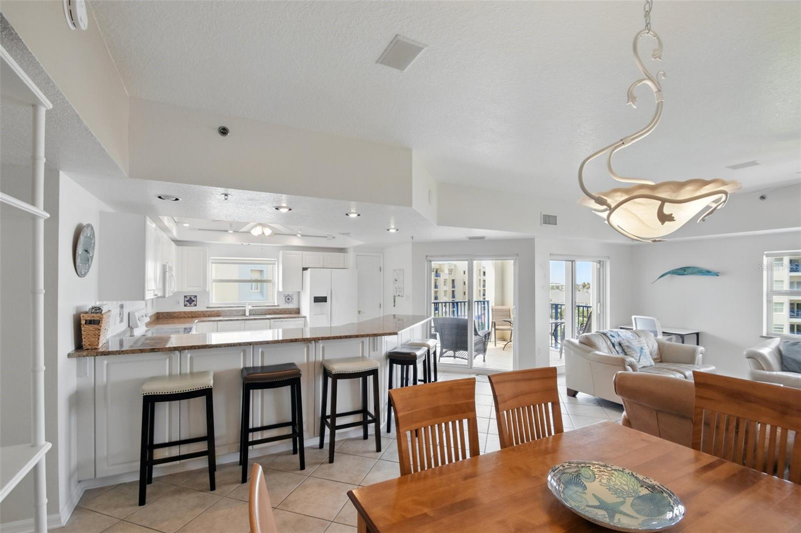 Image 20 of 48 For 5300 Atlantic Avenue 6-507