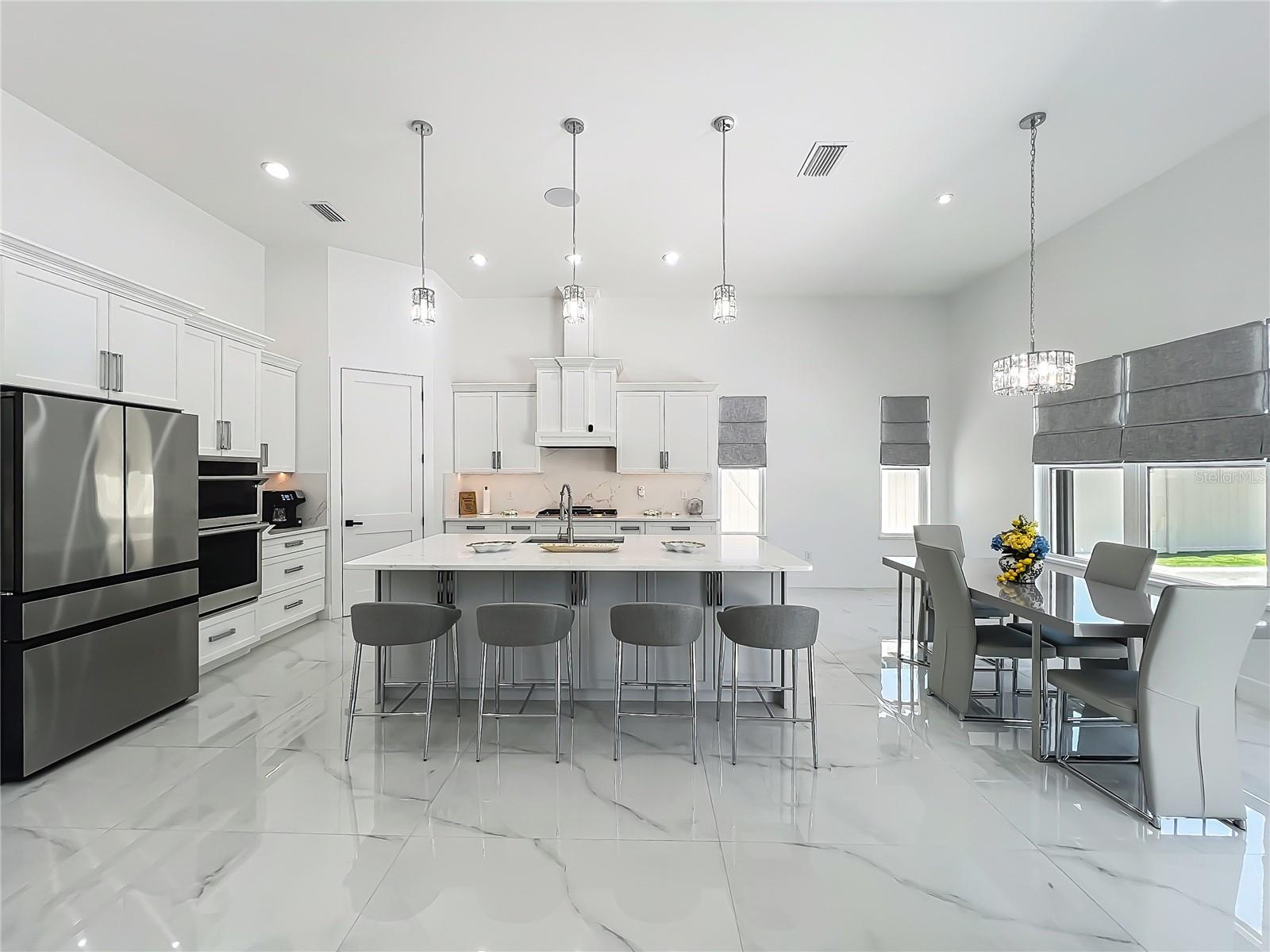 Image 13 of 59 For 601 Green Briar Boulevard