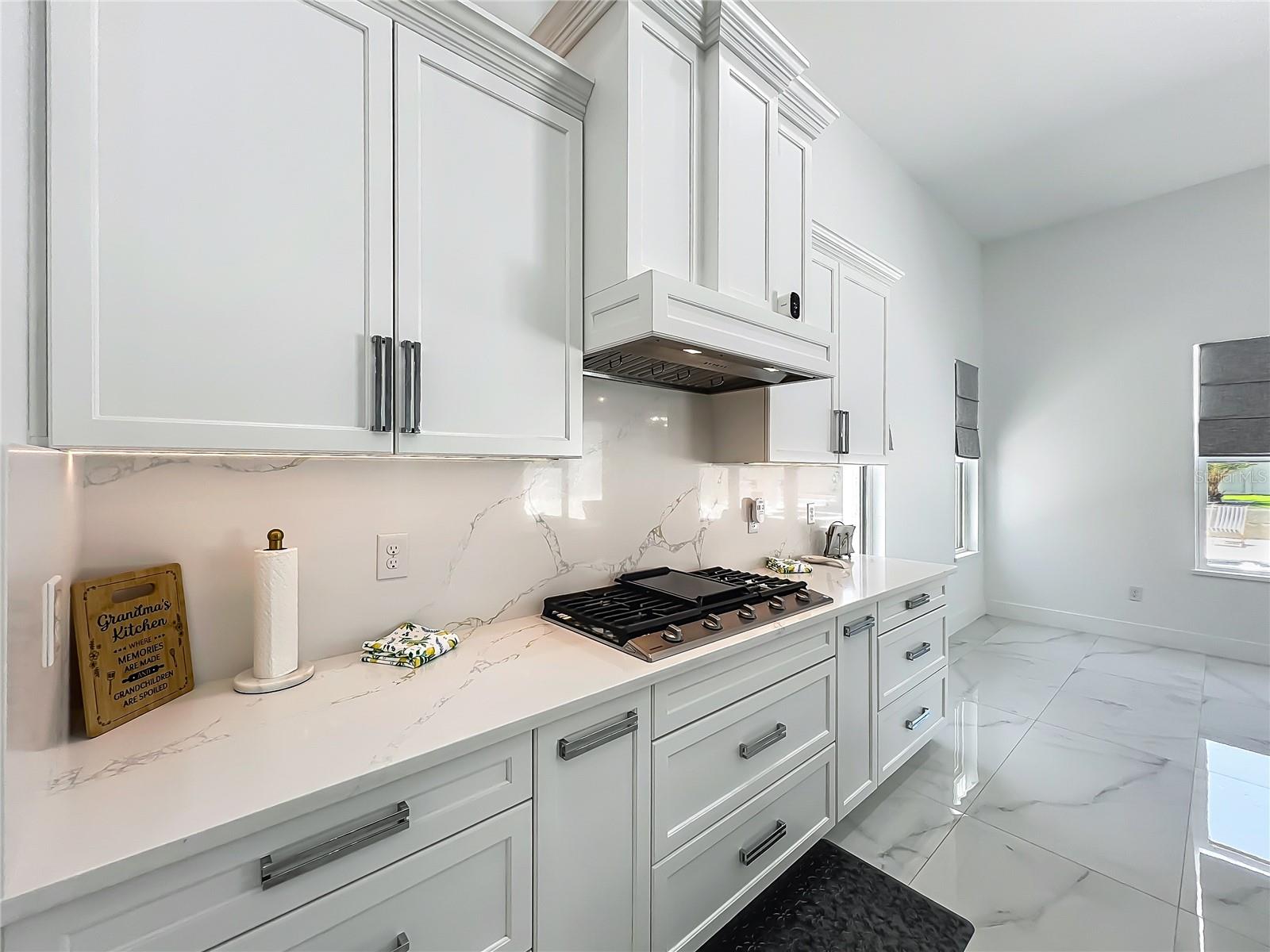 Image 15 of 59 For 601 Green Briar Boulevard
