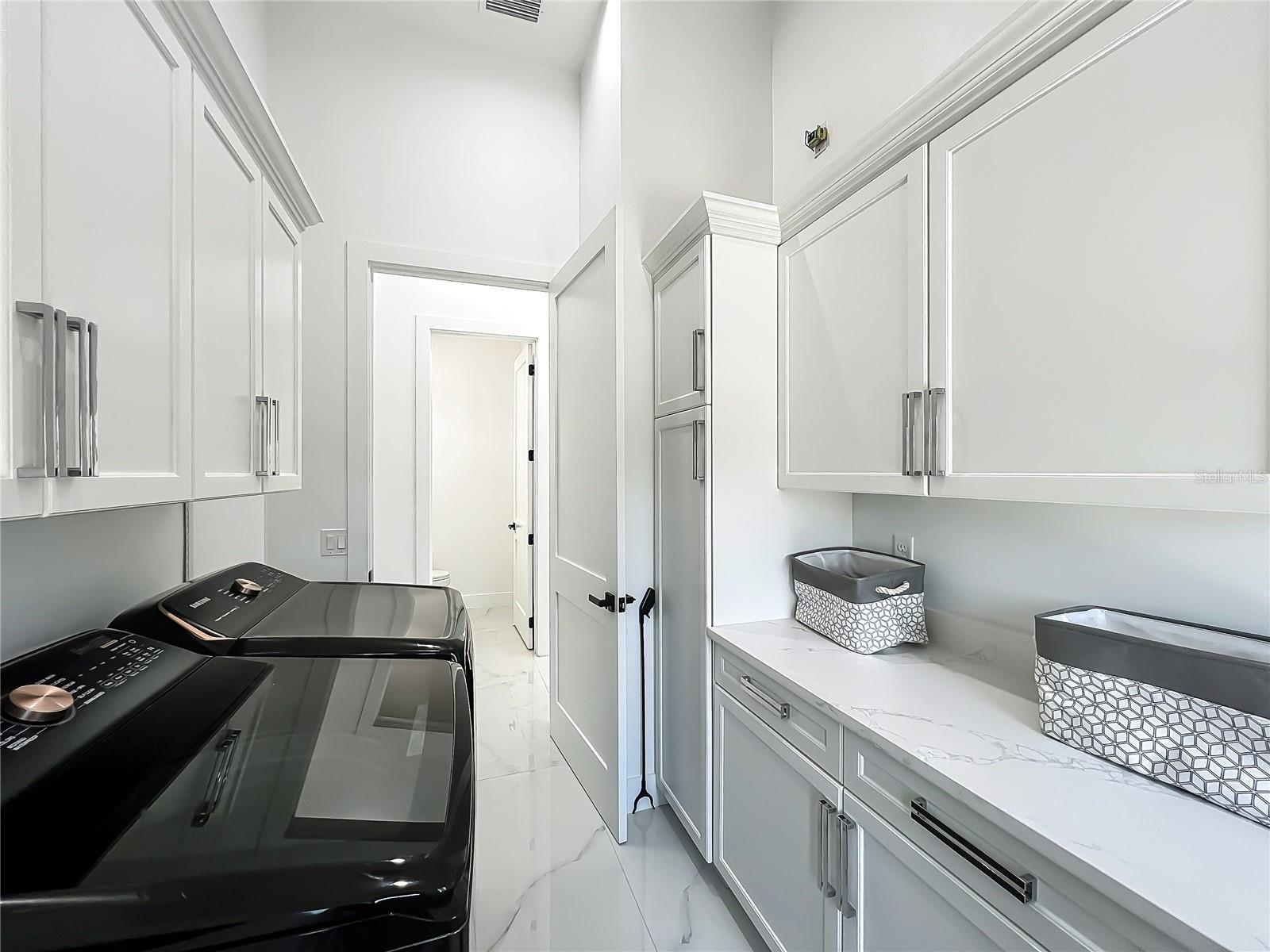 Image 36 of 59 For 601 Green Briar Boulevard