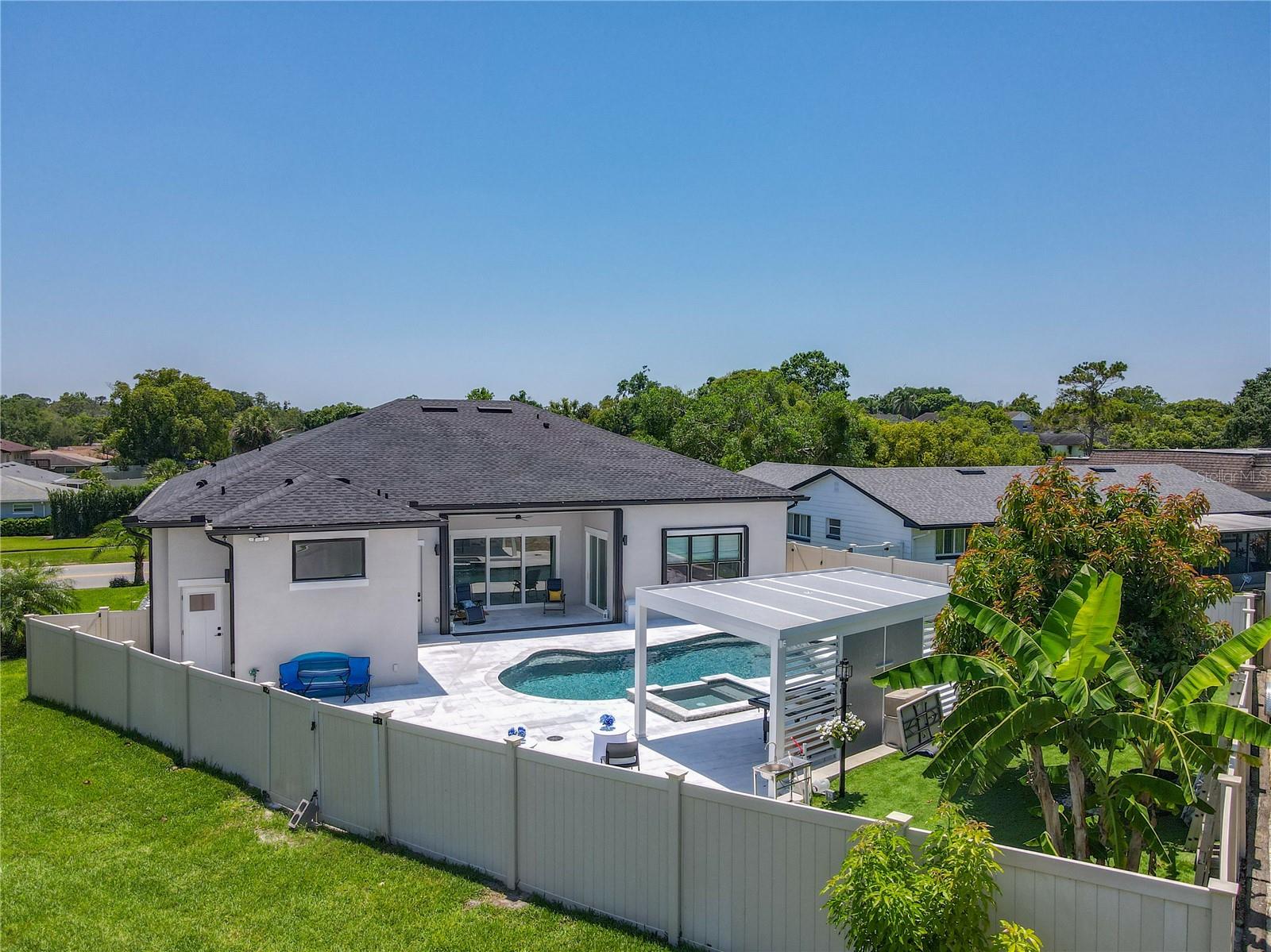 Image 53 of 59 For 601 Green Briar Boulevard