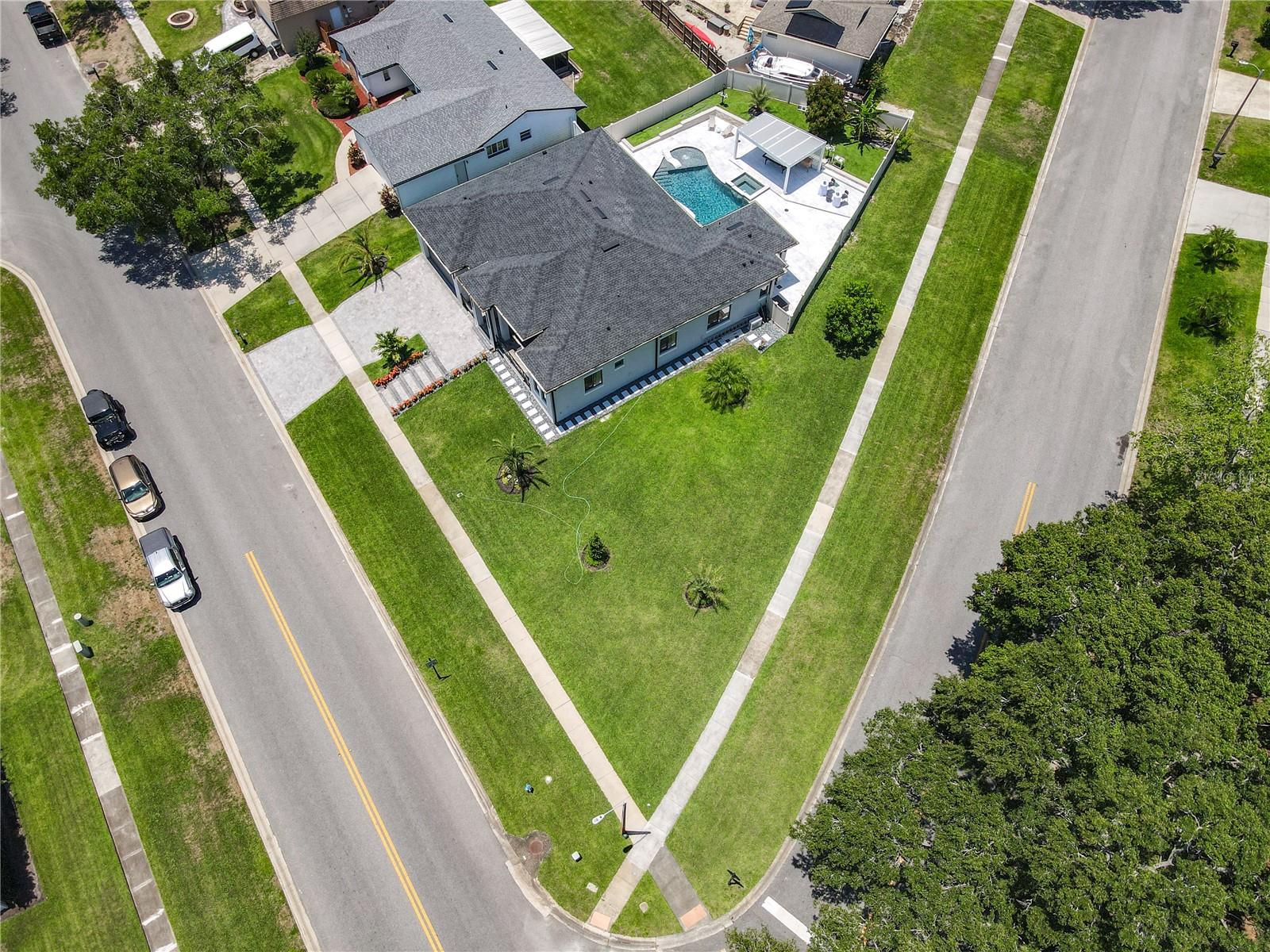 Image 57 of 59 For 601 Green Briar Boulevard