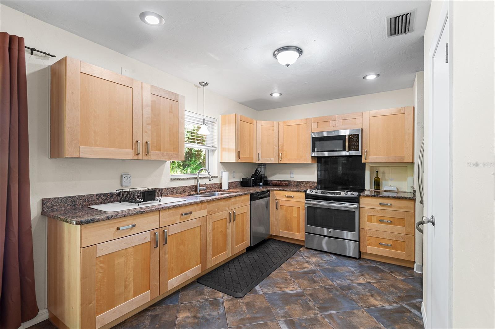 Image 9 of 21 For 2922 68th Lane