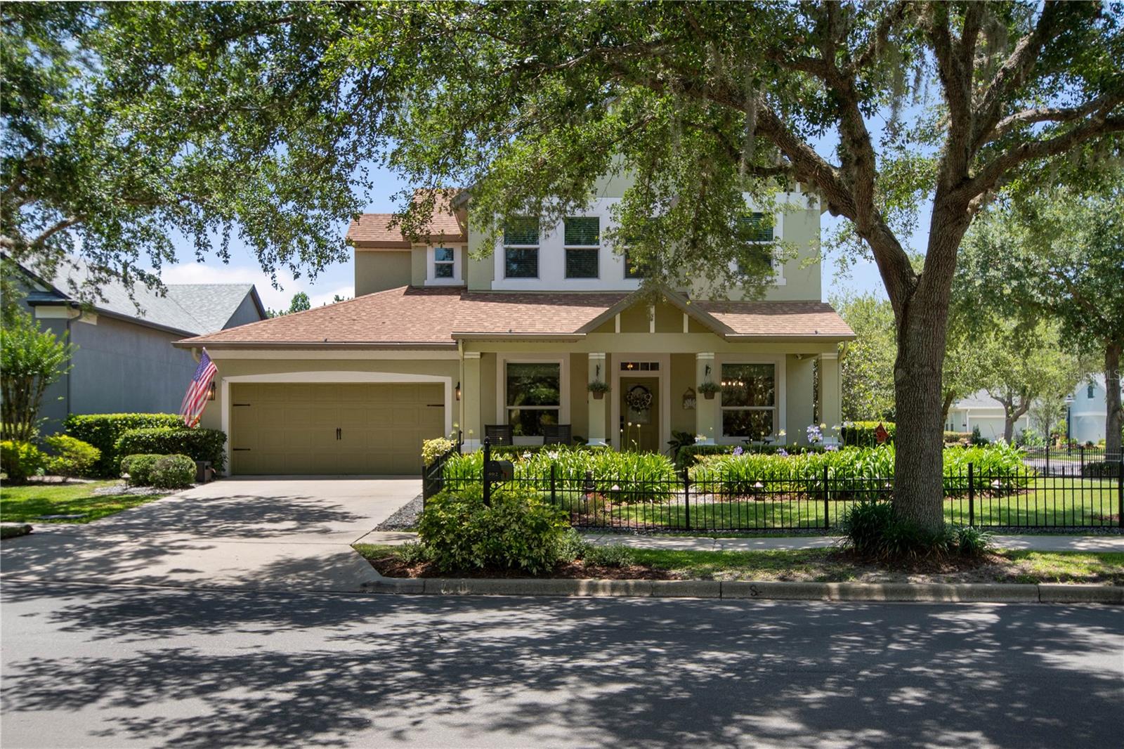 Image 2 of 94 For 402 Lake Victoria Circle