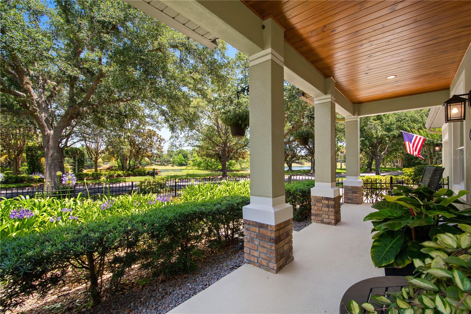 Image 5 of 94 For 402 Lake Victoria Circle