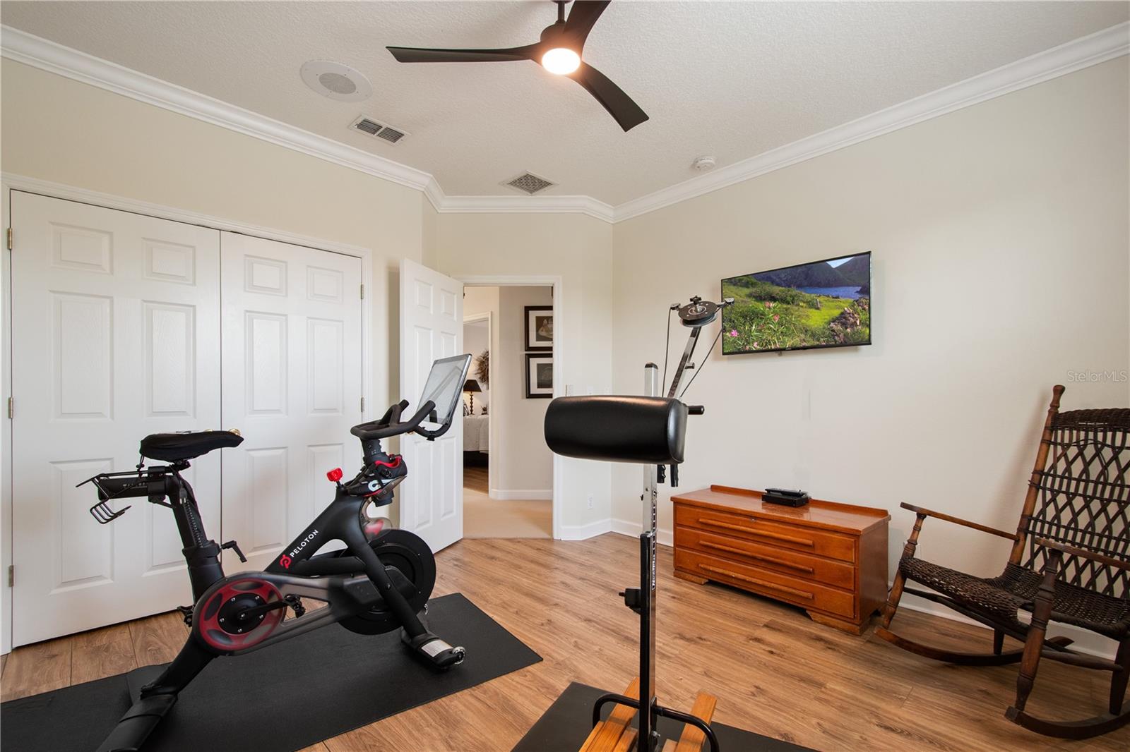 Image 65 of 94 For 402 Lake Victoria Circle