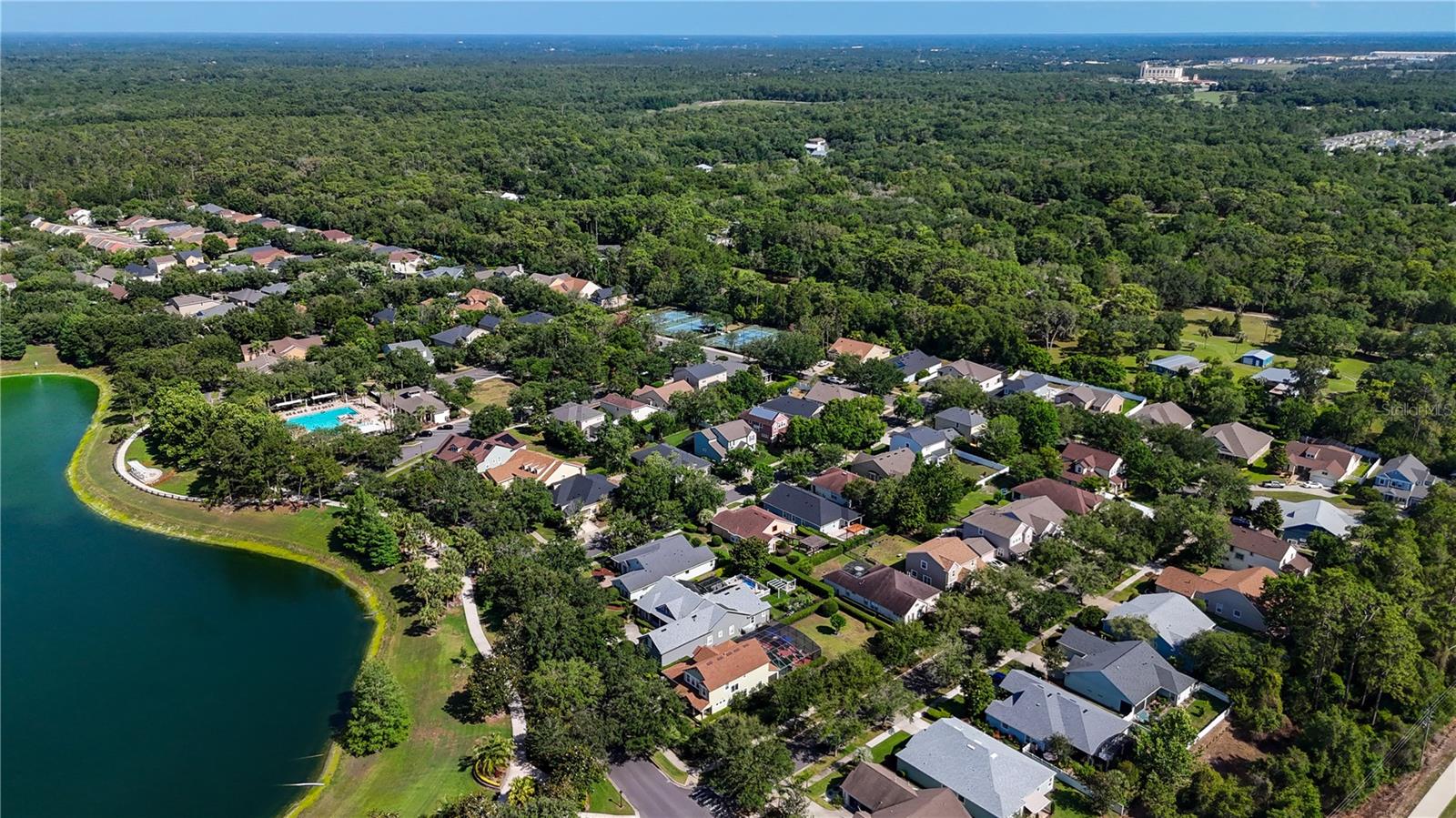 Image 85 of 94 For 402 Lake Victoria Circle