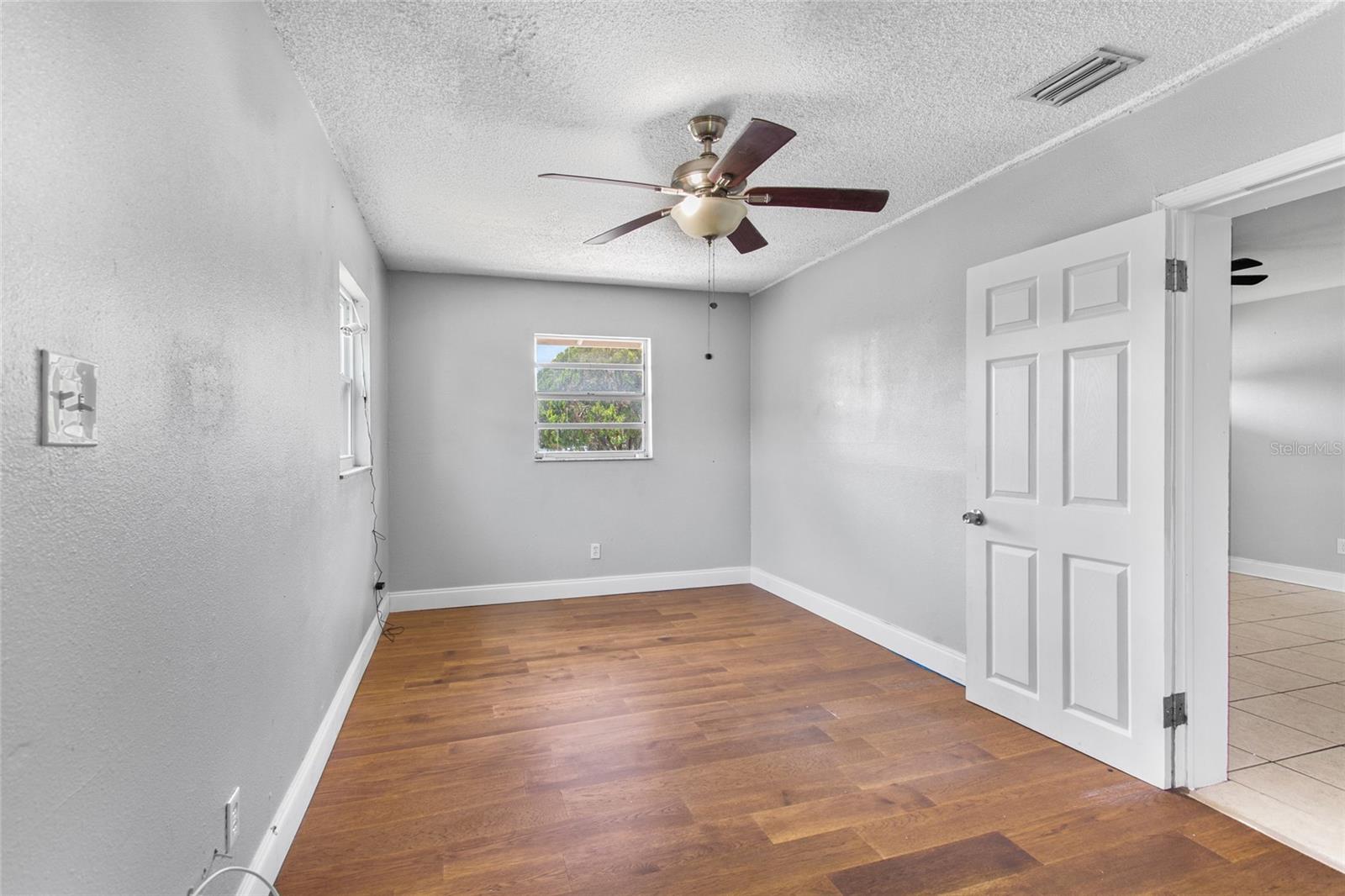 Image 14 of 31 For 245 Amador Circle