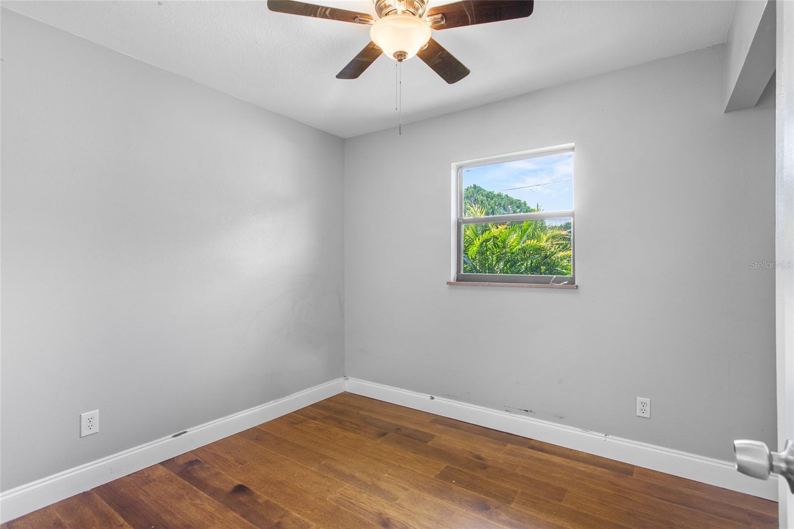 Image 17 of 31 For 245 Amador Circle