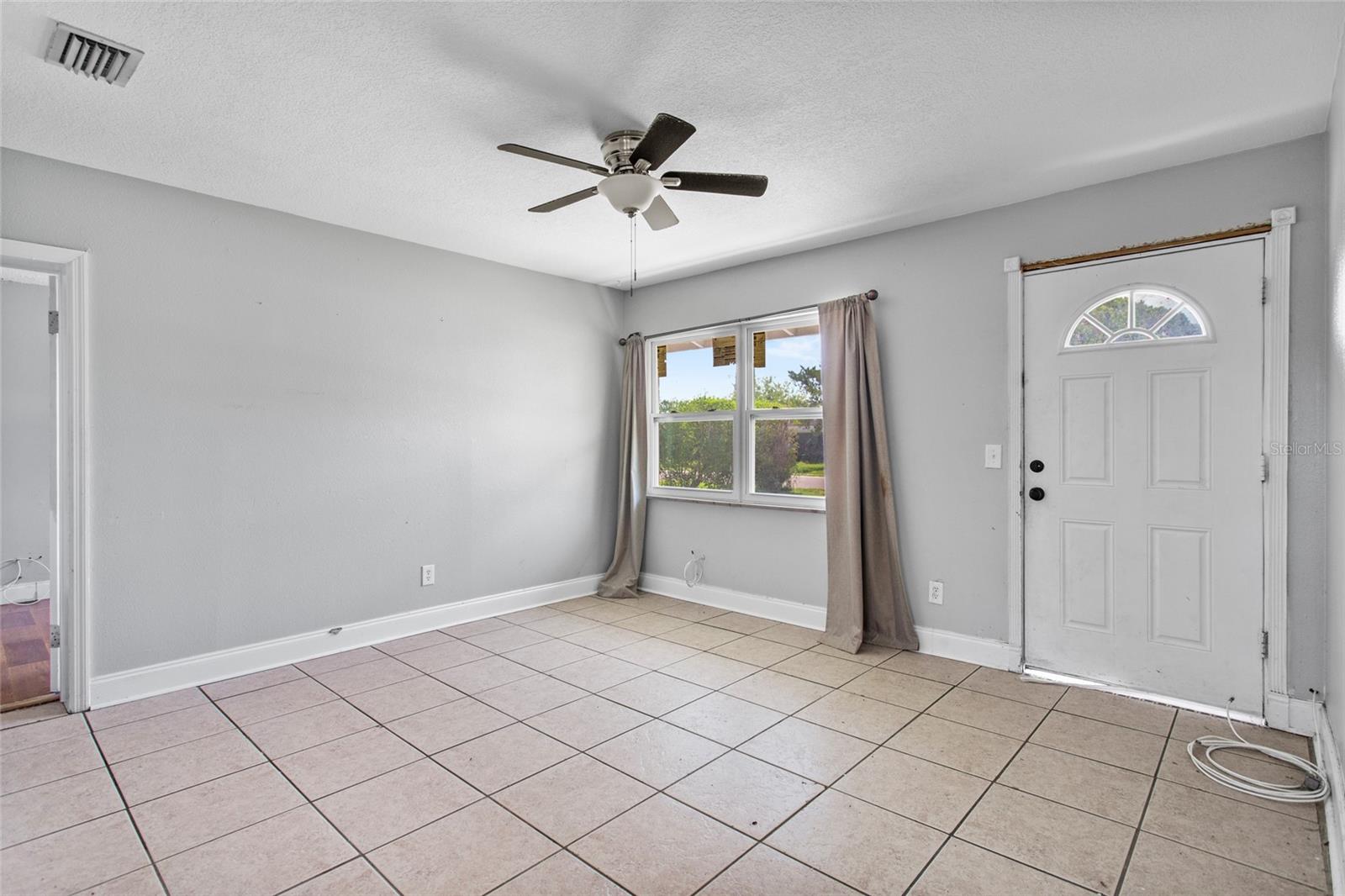 Image 4 of 31 For 245 Amador Circle