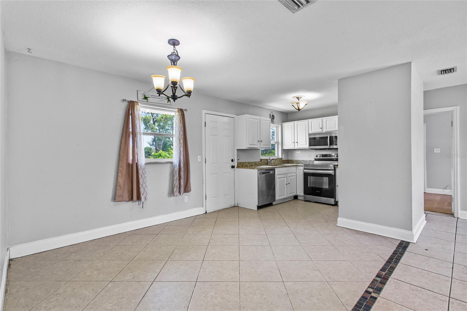 Image 7 of 31 For 245 Amador Circle