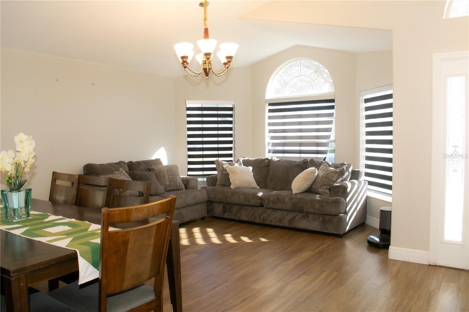 Image 9 of 54 For 149 Southampton Drive