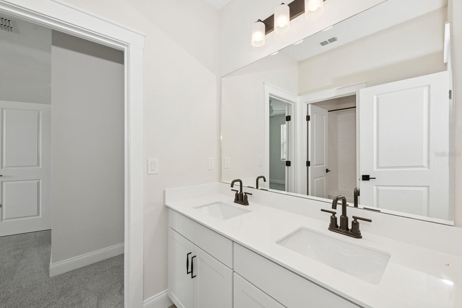 Image 20 of 40 For 13175 Telsen Street 40