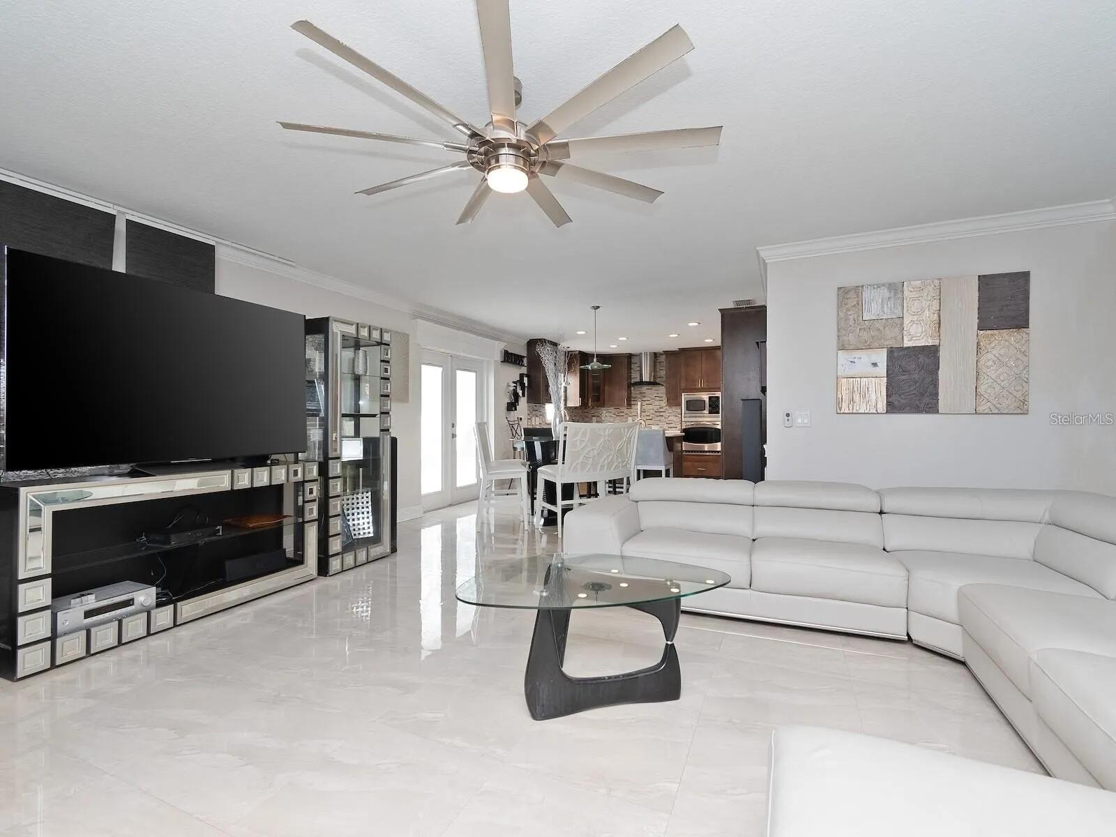 Image 5 of 19 For 2115 Valrico Heights Boulevard