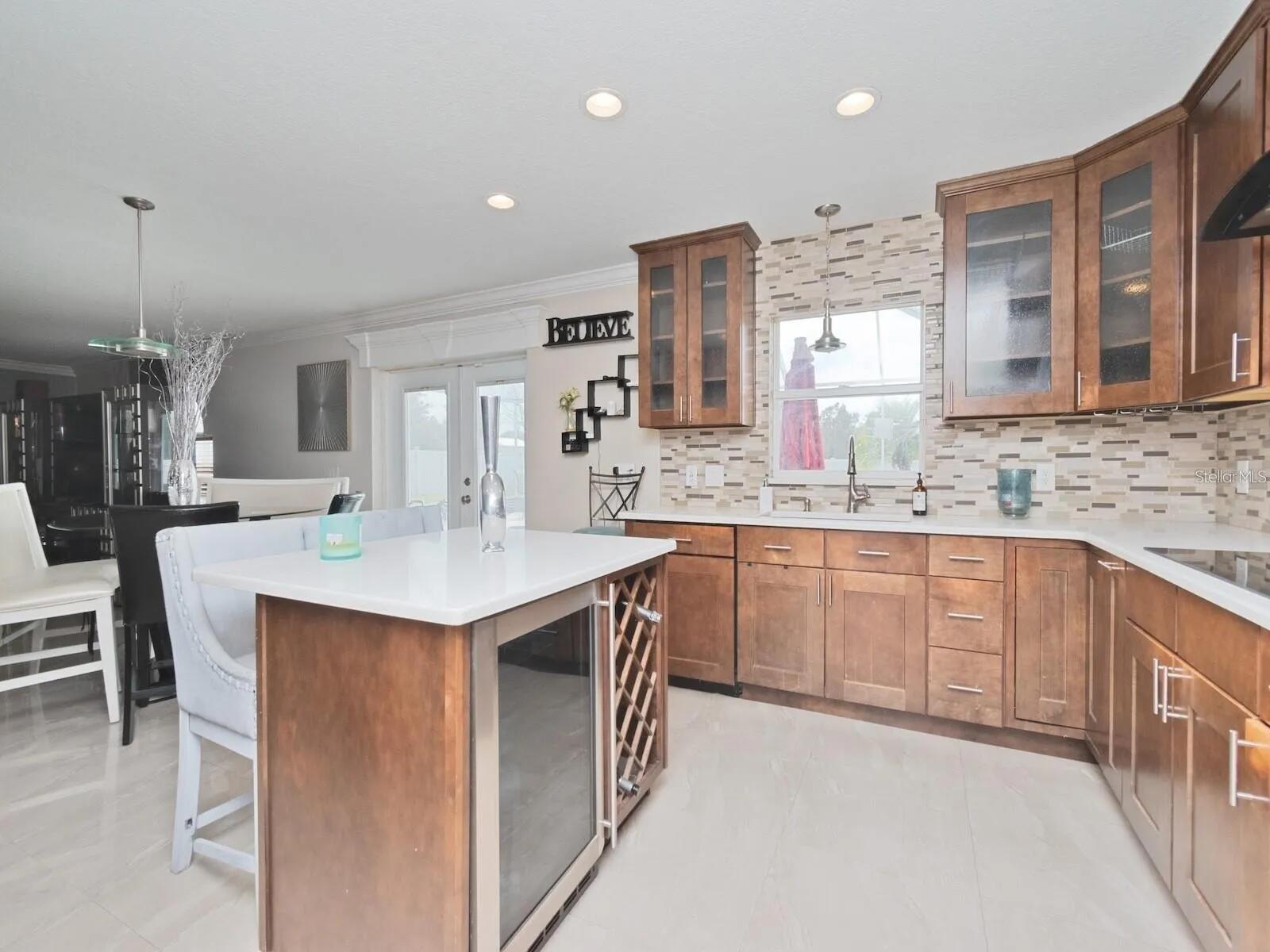 Image 7 of 19 For 2115 Valrico Heights Boulevard