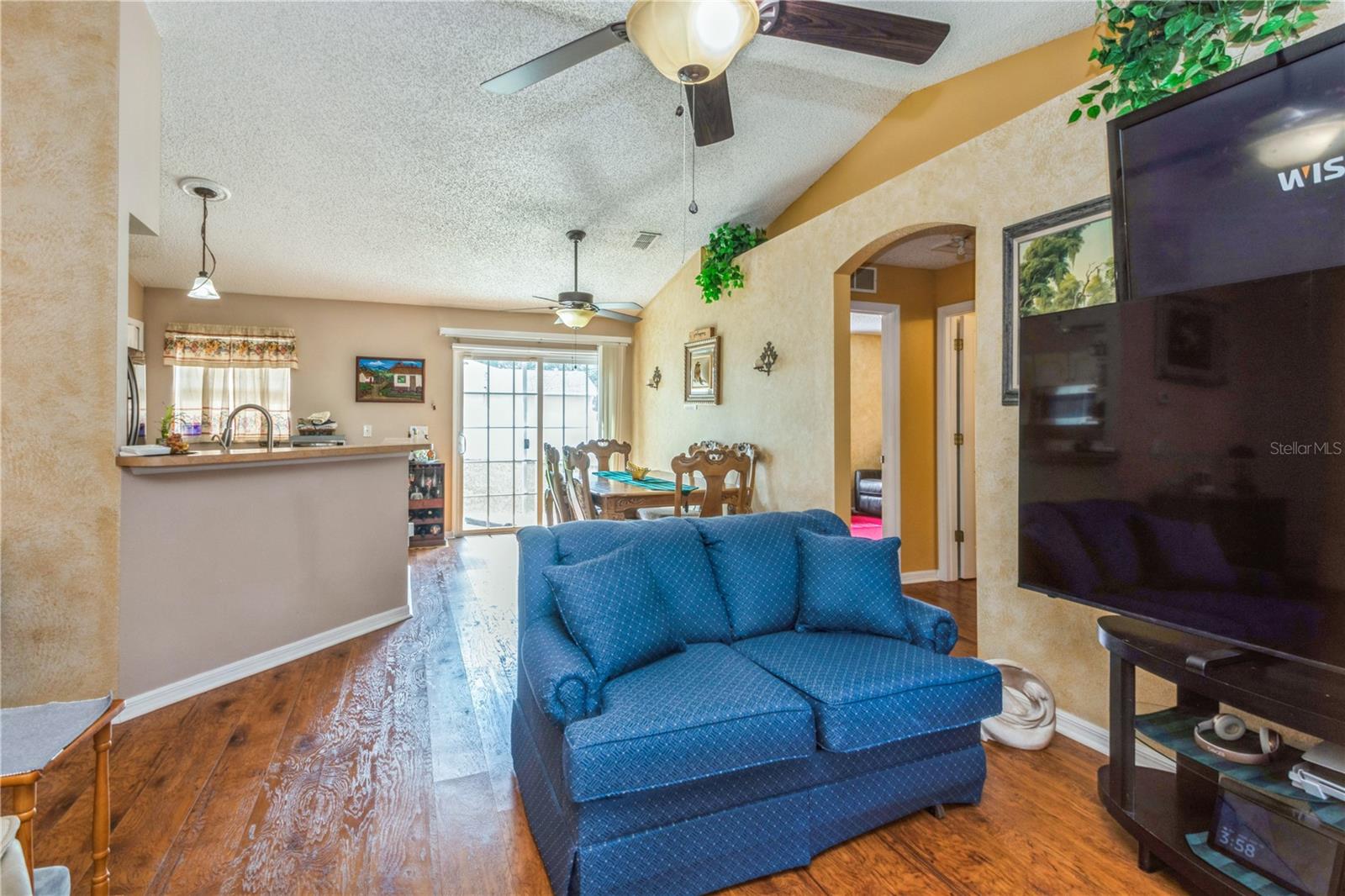 Image 11 of 31 For 1395 Deland Avenue
